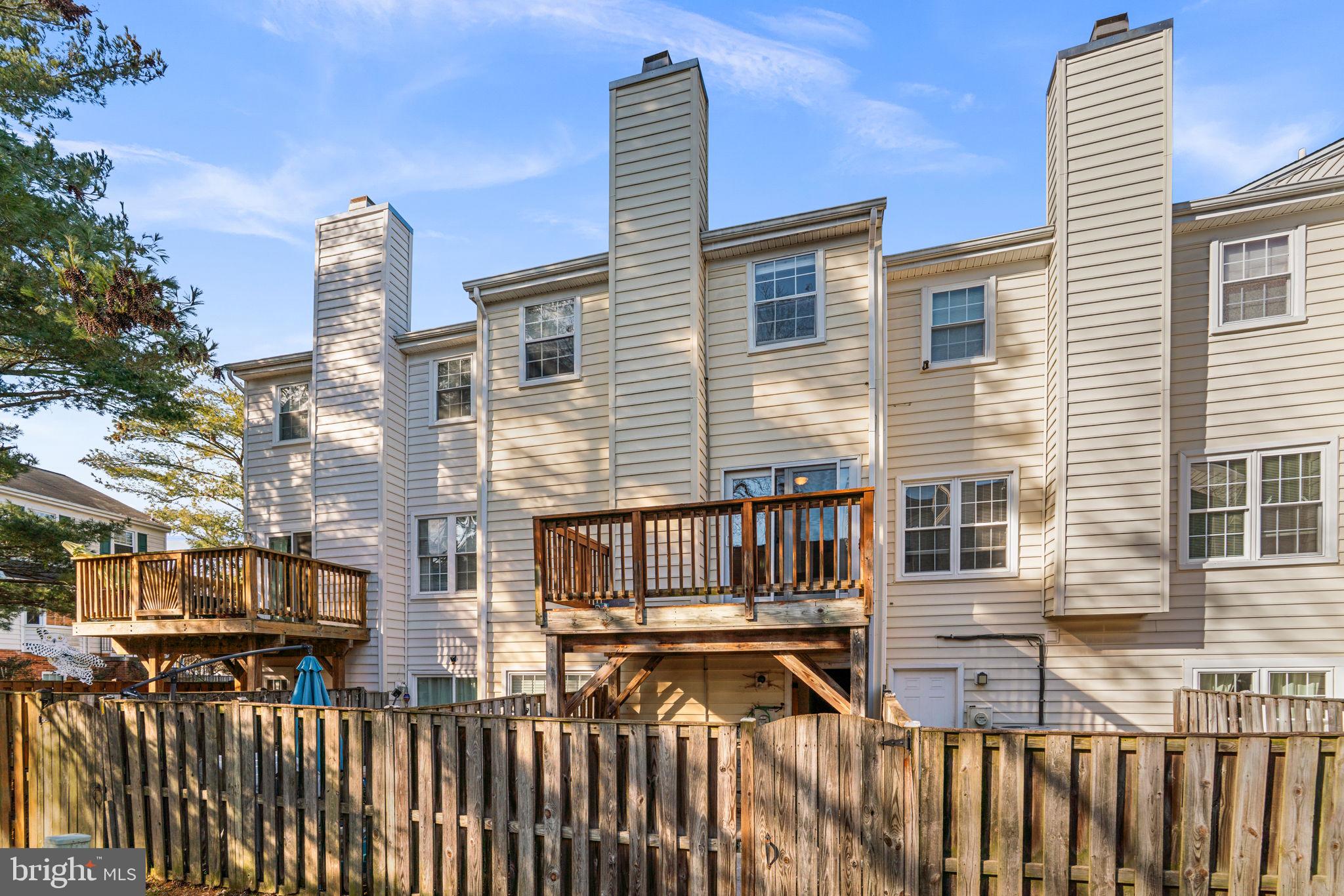 CROFTON MEADOWS - Residential