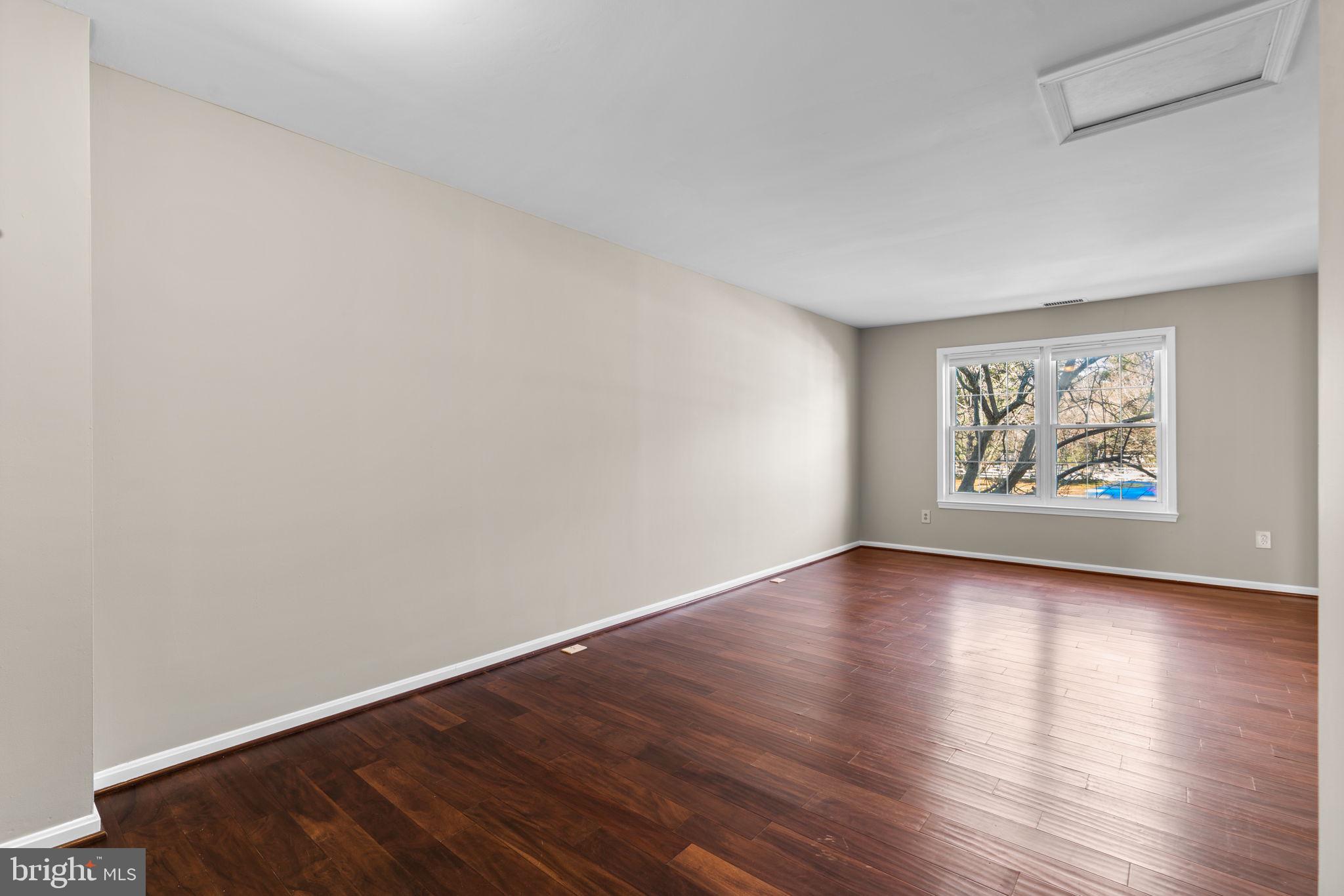 CROFTON MEADOWS - Residential