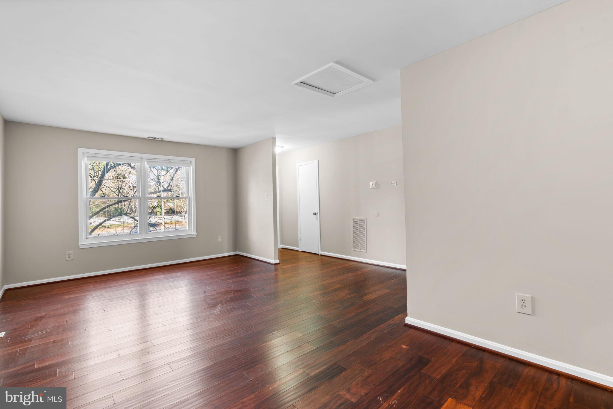 CROFTON MEADOWS - Residential