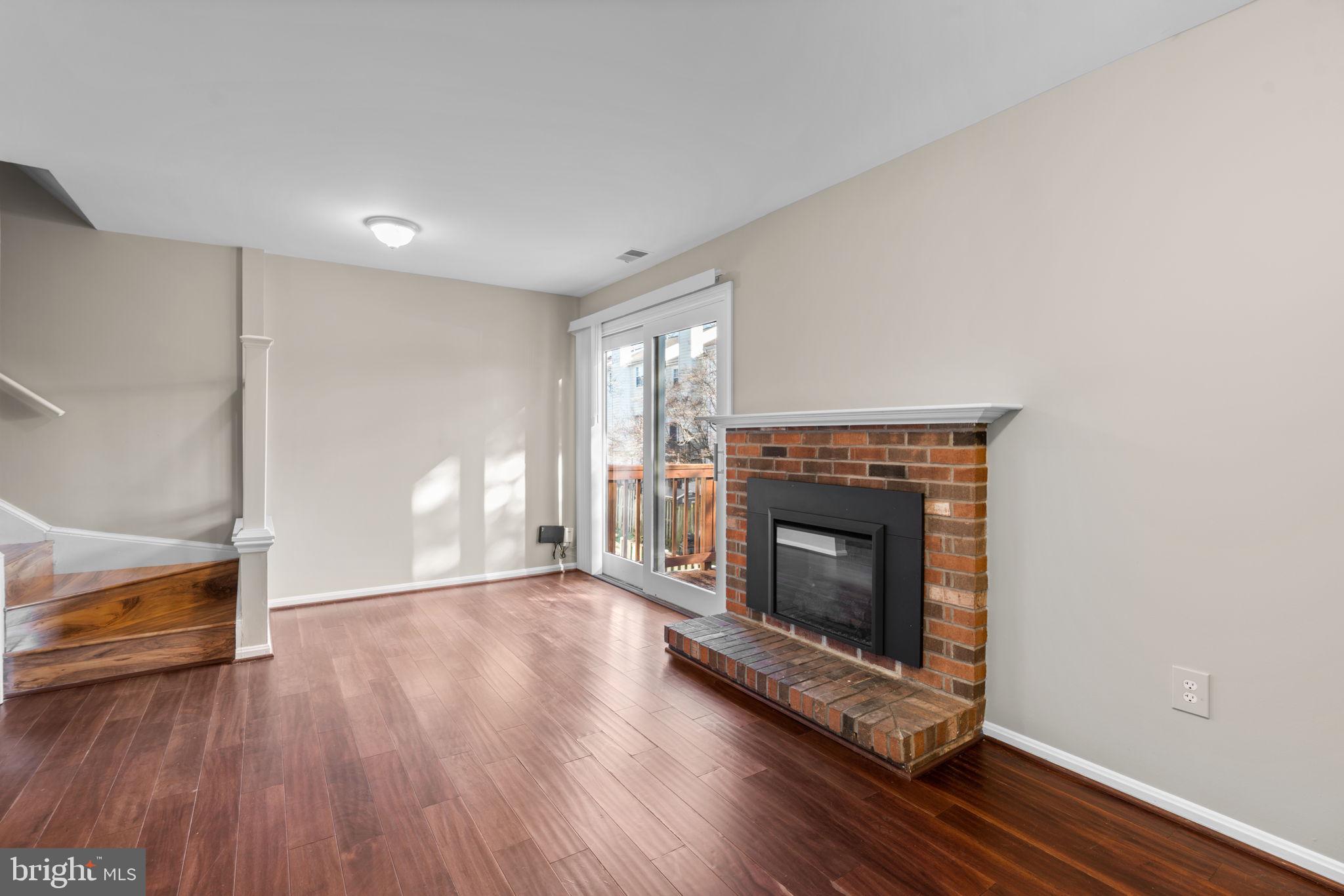 CROFTON MEADOWS - Residential