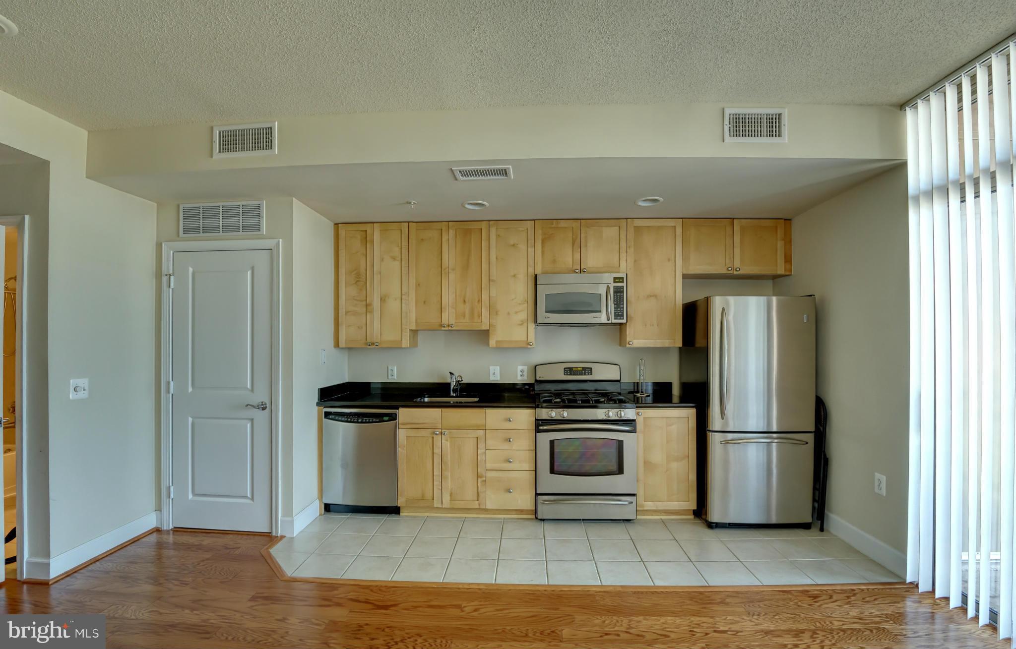 ECLIPSE ON CENTER PARK - Residential Lease