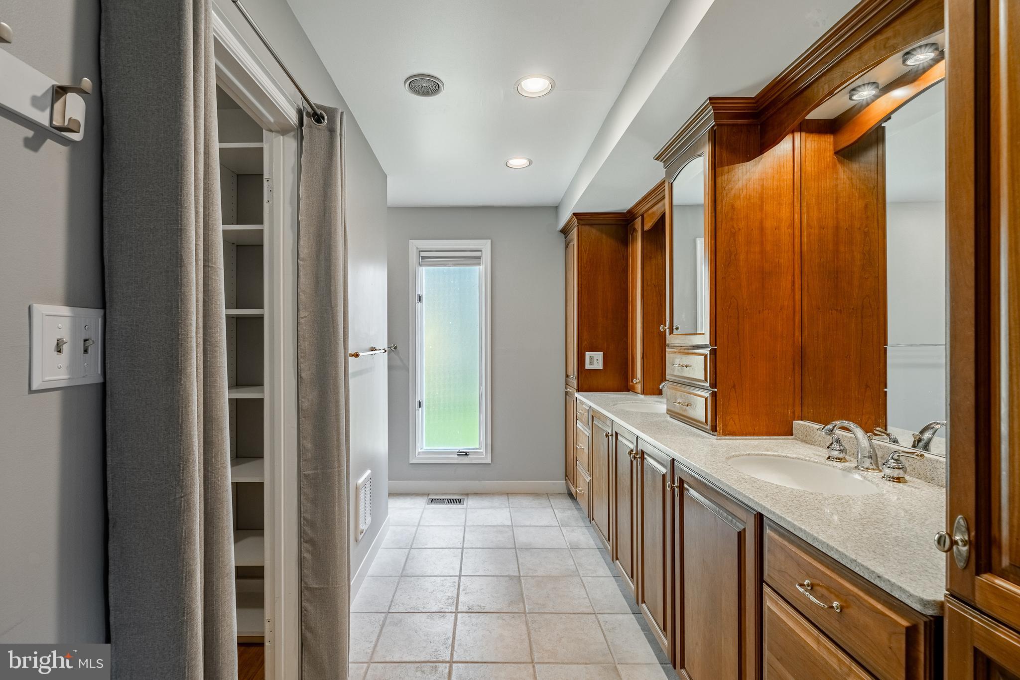 RADLEY RUN MEWS - Residential