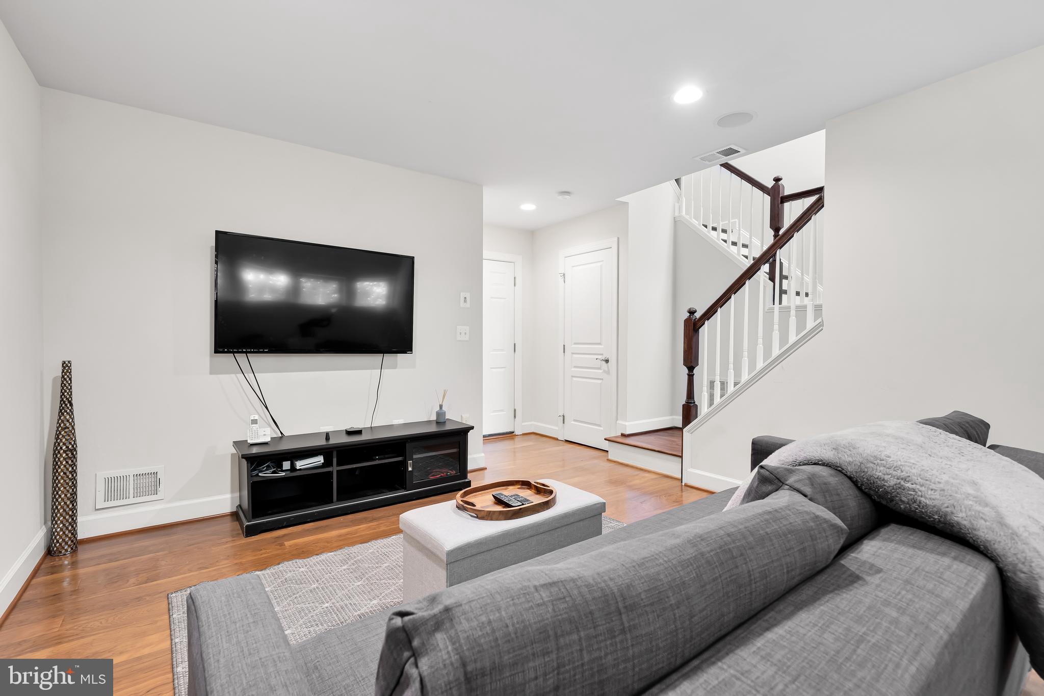SHIRLINGTON - Residential