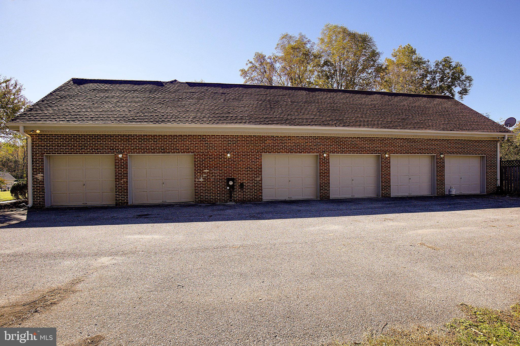 8904 STRATFORD COURT