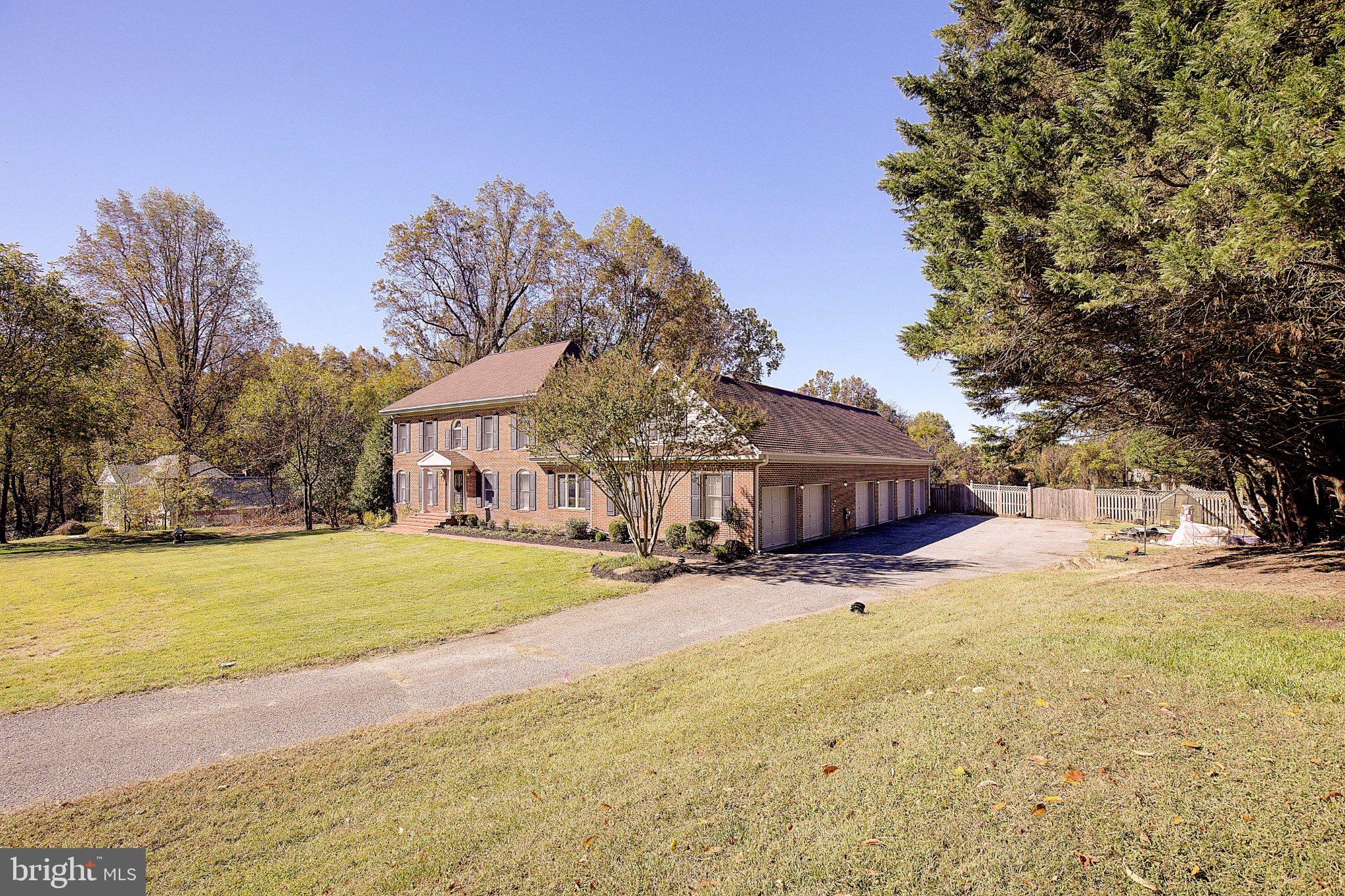 8904 STRATFORD COURT