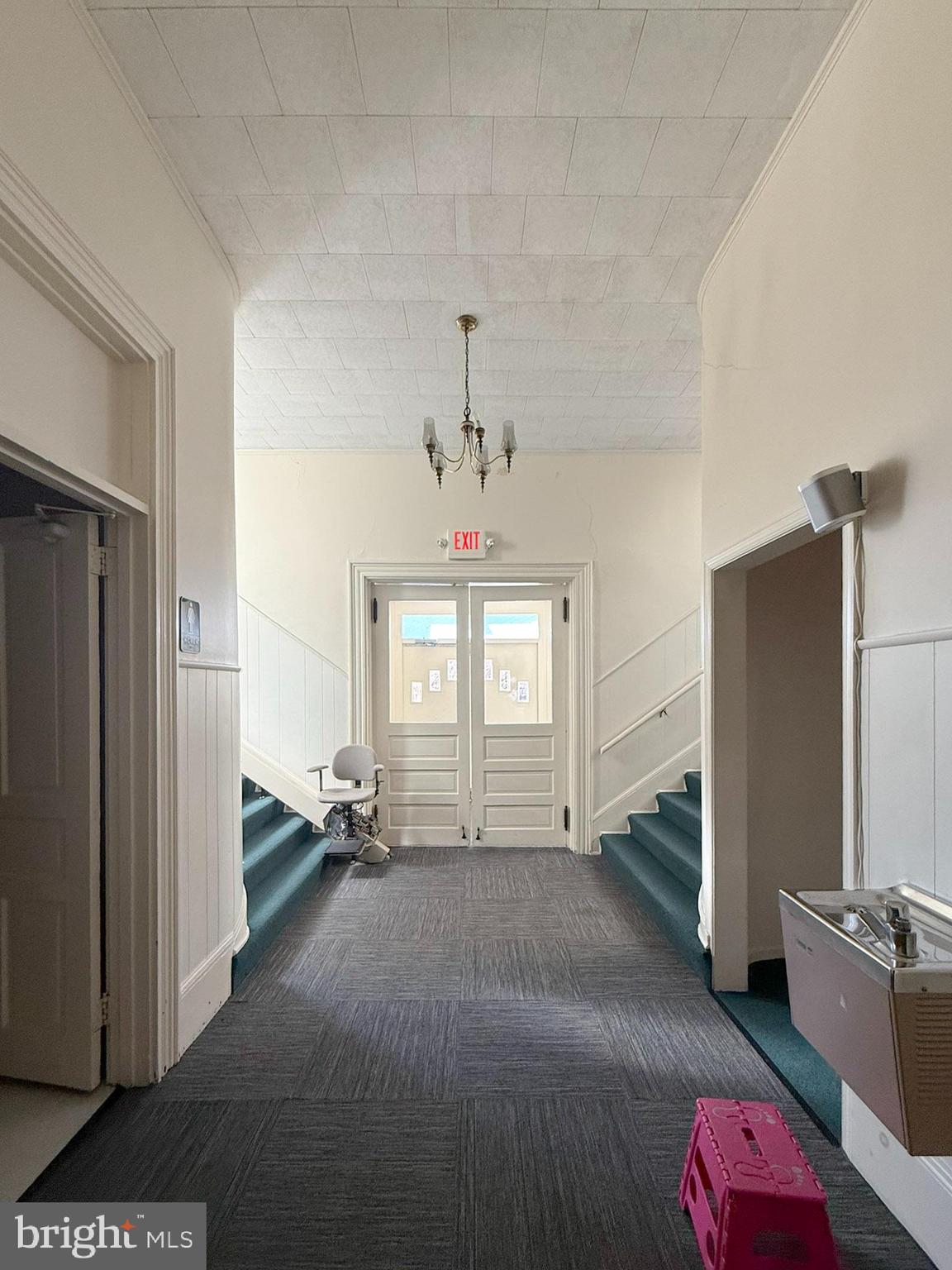 LANCASTER - Commercial Sale