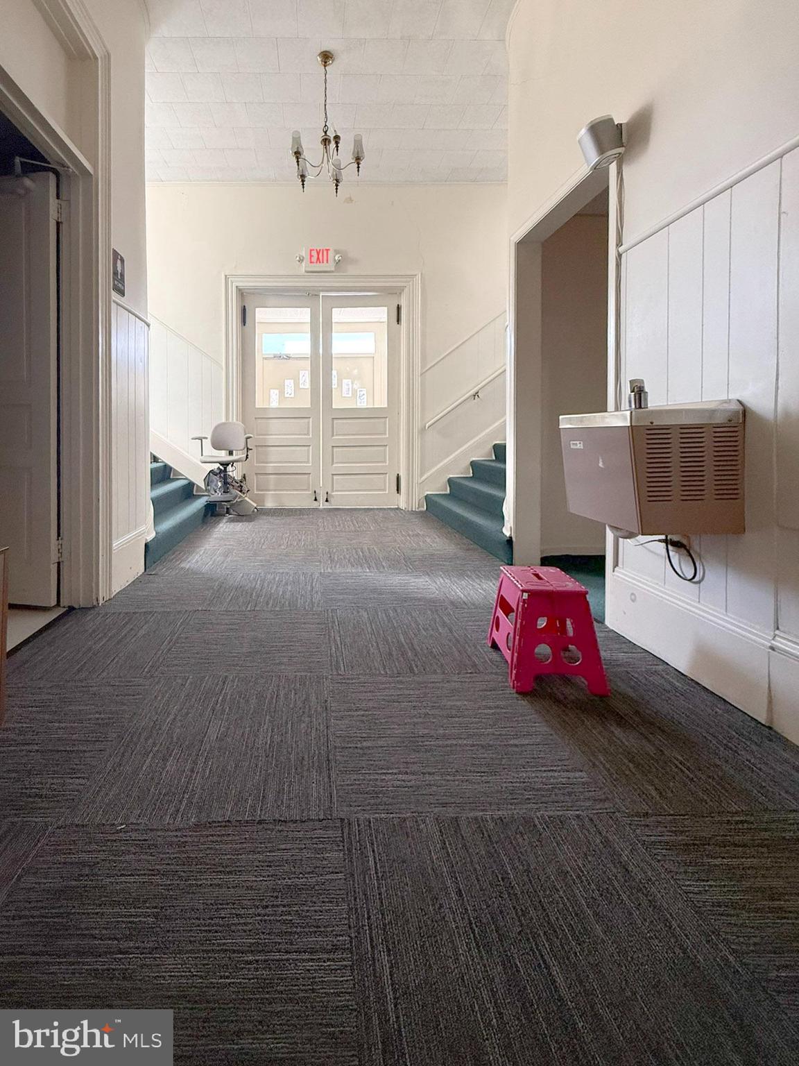 LANCASTER - Commercial Sale