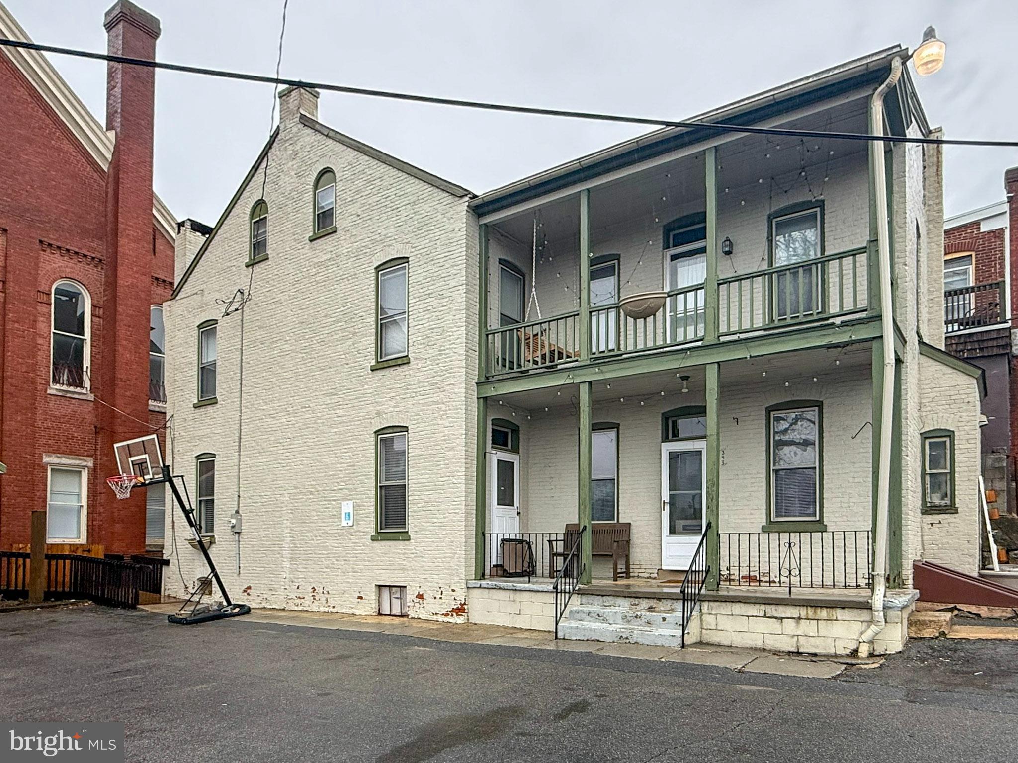 LANCASTER - Commercial Sale