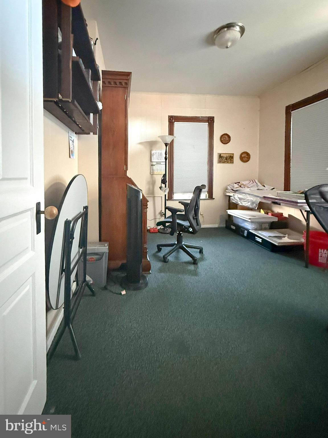 LANCASTER - Commercial Sale