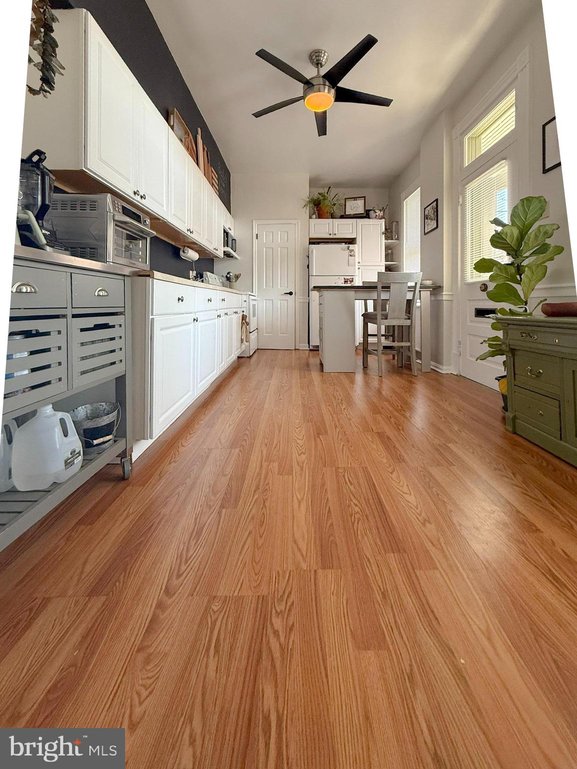 LANCASTER - Commercial Sale