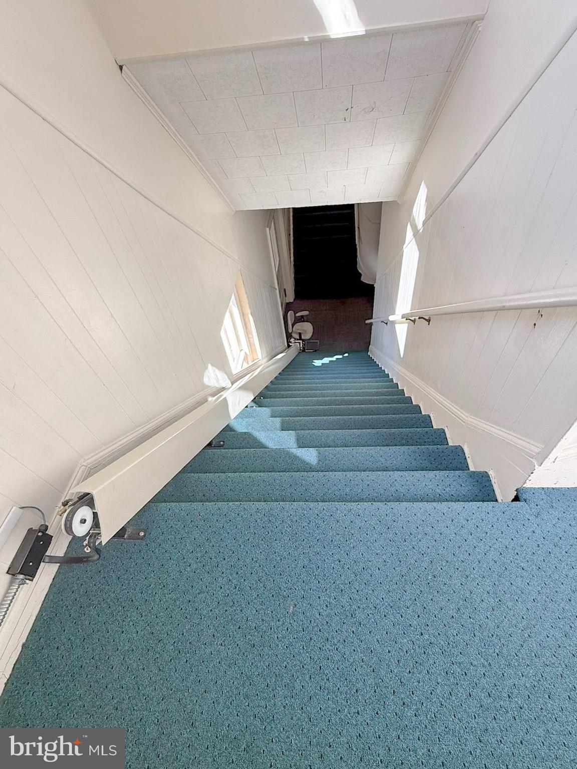 LANCASTER - Commercial Sale