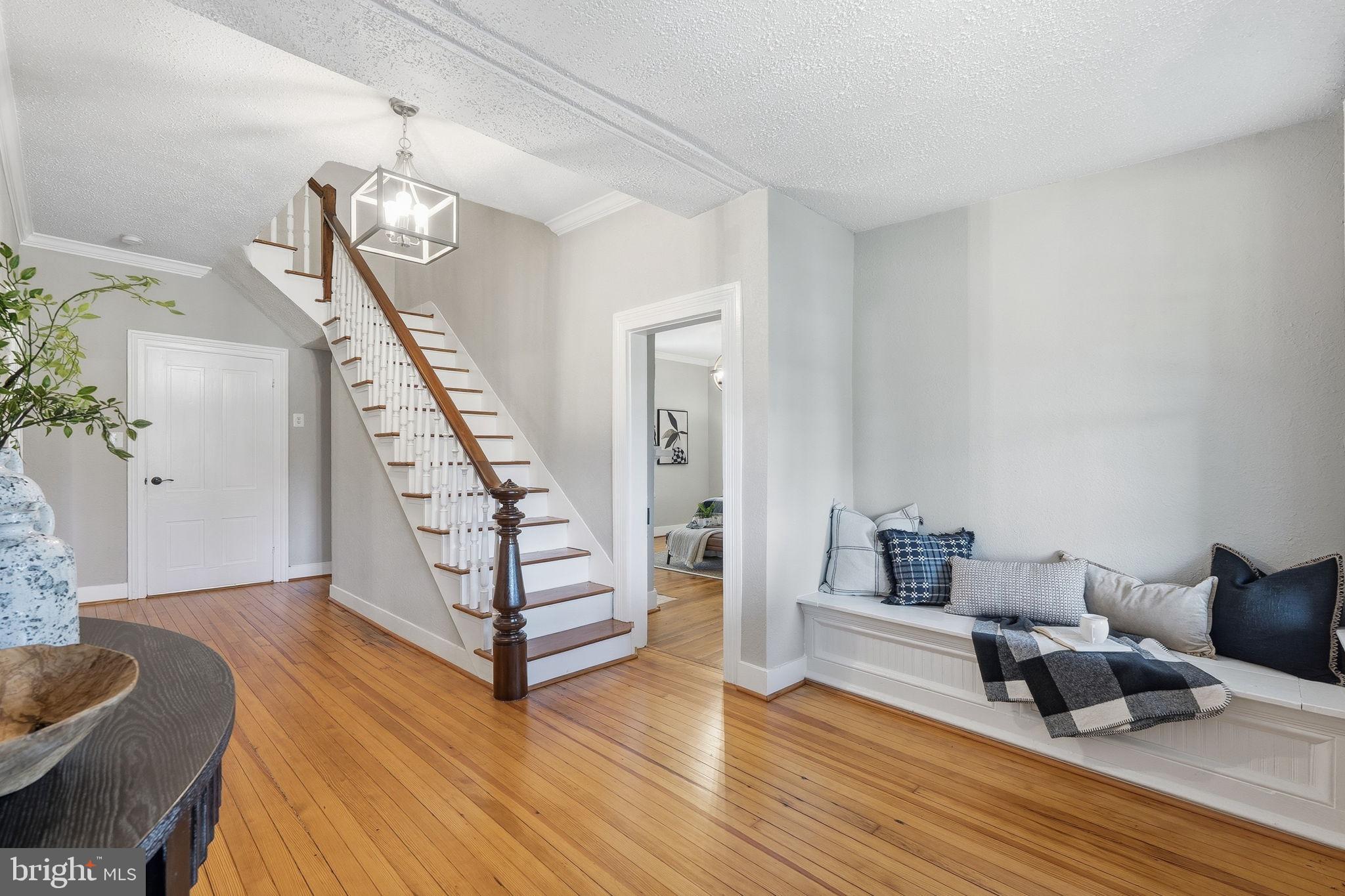 105 E WASHINGTON STREET
