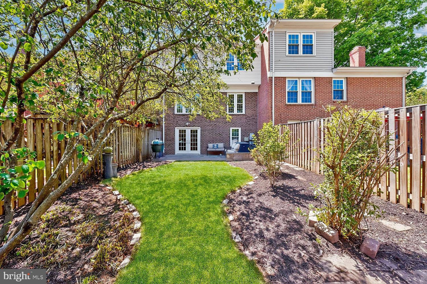 BURKE VILLAGE - Residential
