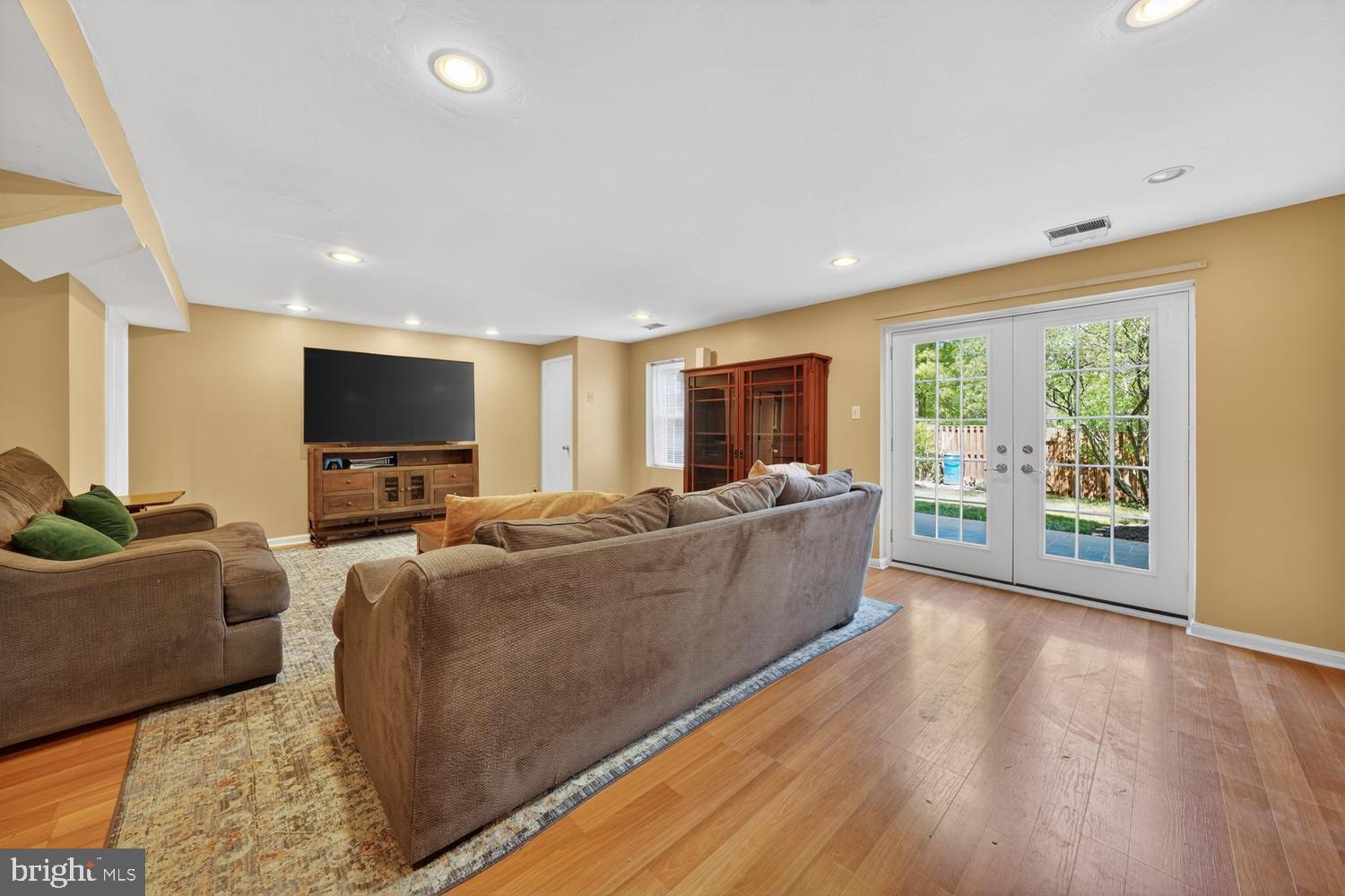 BURKE VILLAGE - Residential