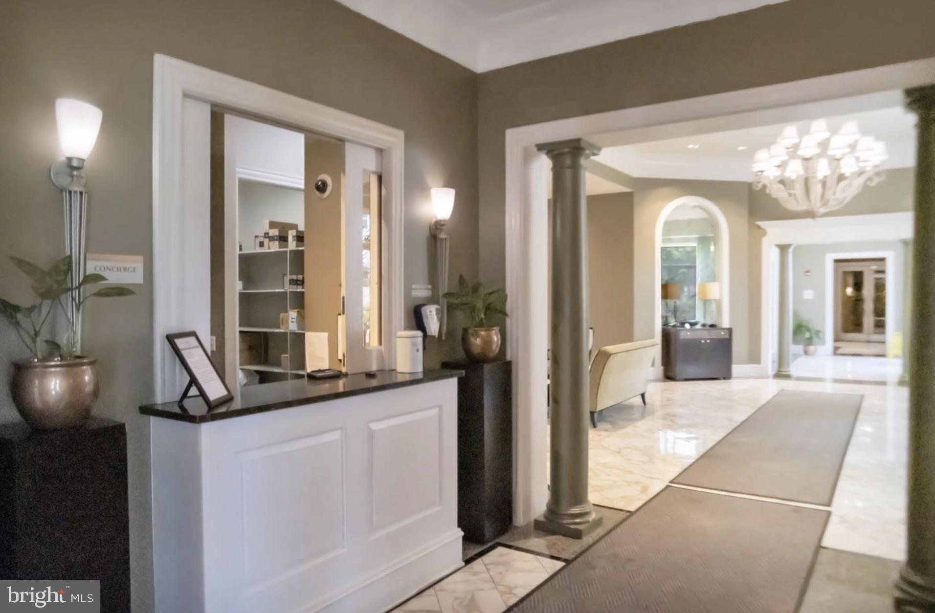 851 N GLEBE ROAD 402