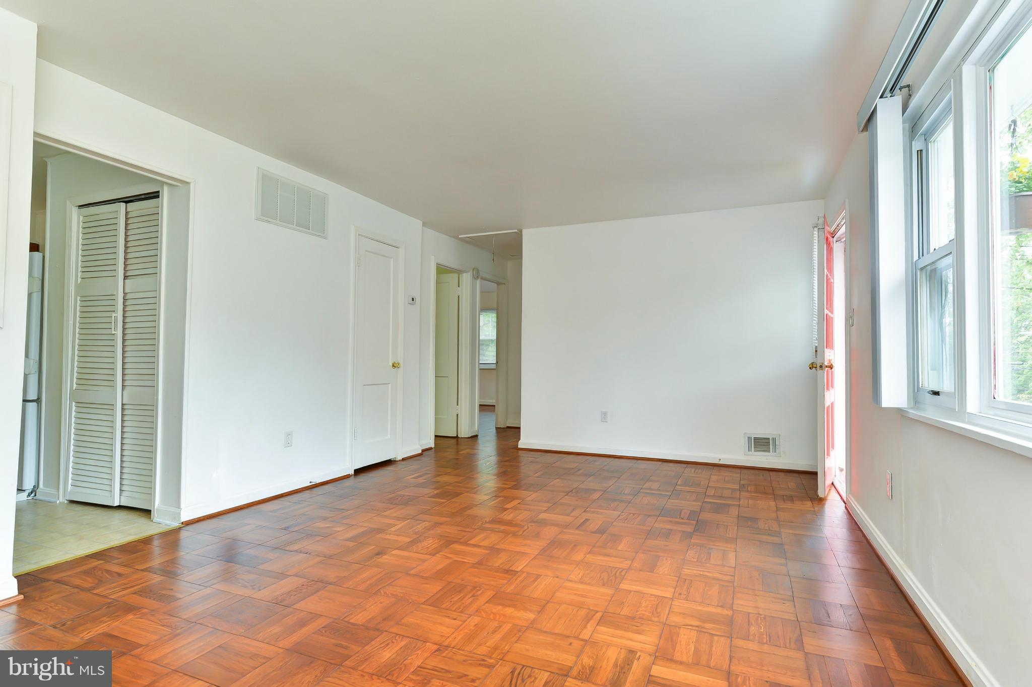 VIRGINIA HILLS - Residential