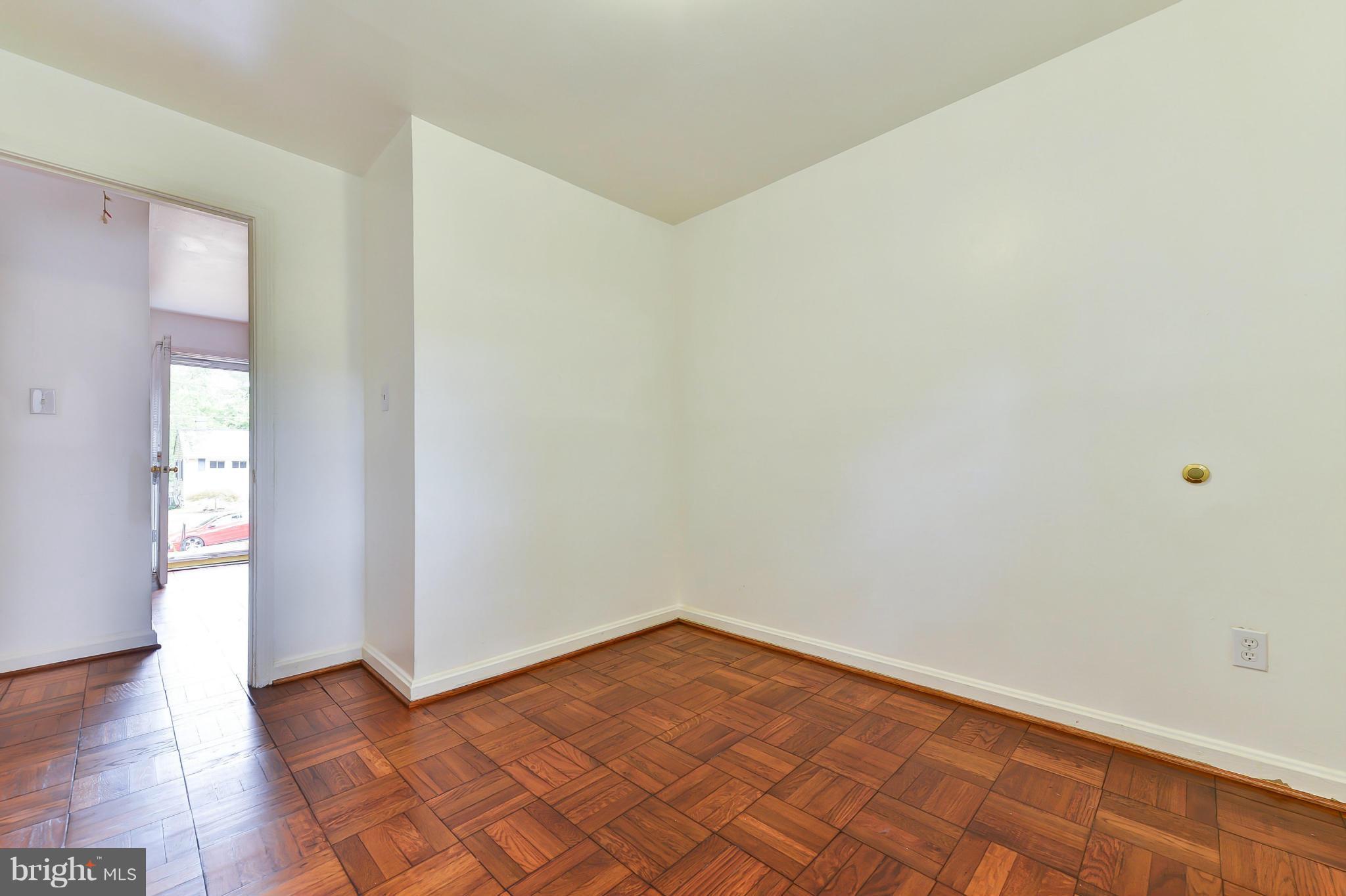 VIRGINIA HILLS - Residential