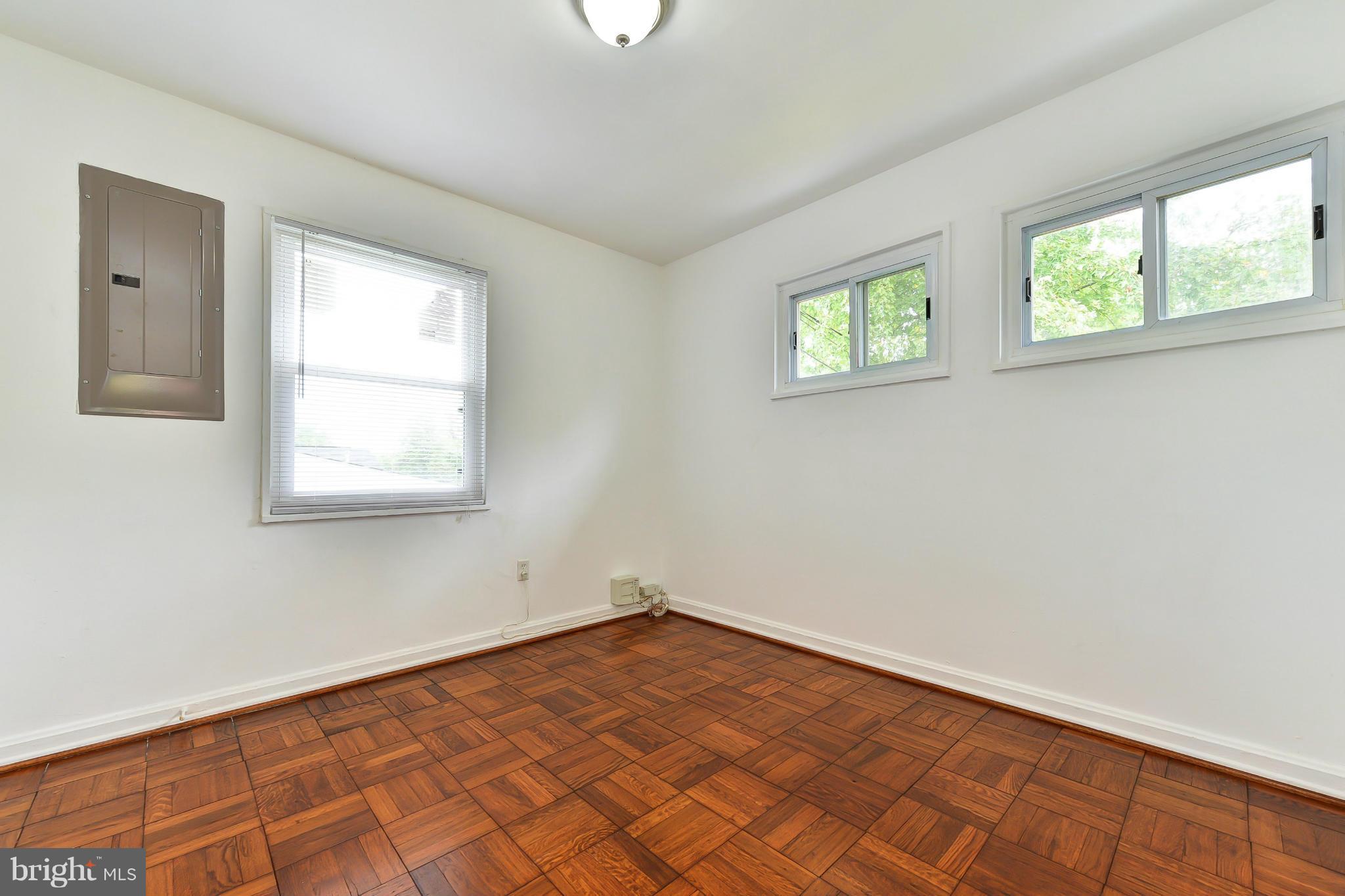 VIRGINIA HILLS - Residential