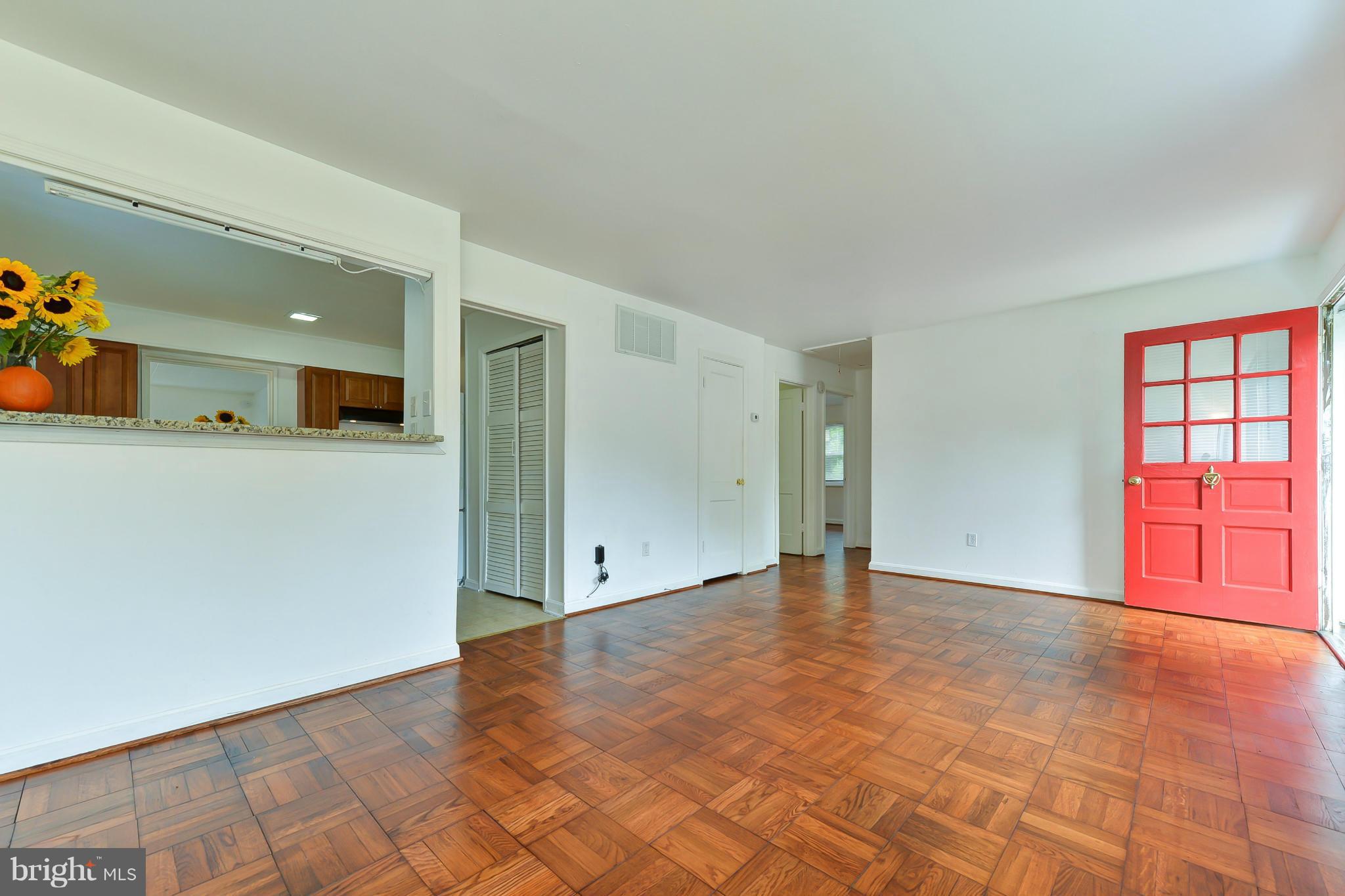 VIRGINIA HILLS - Residential