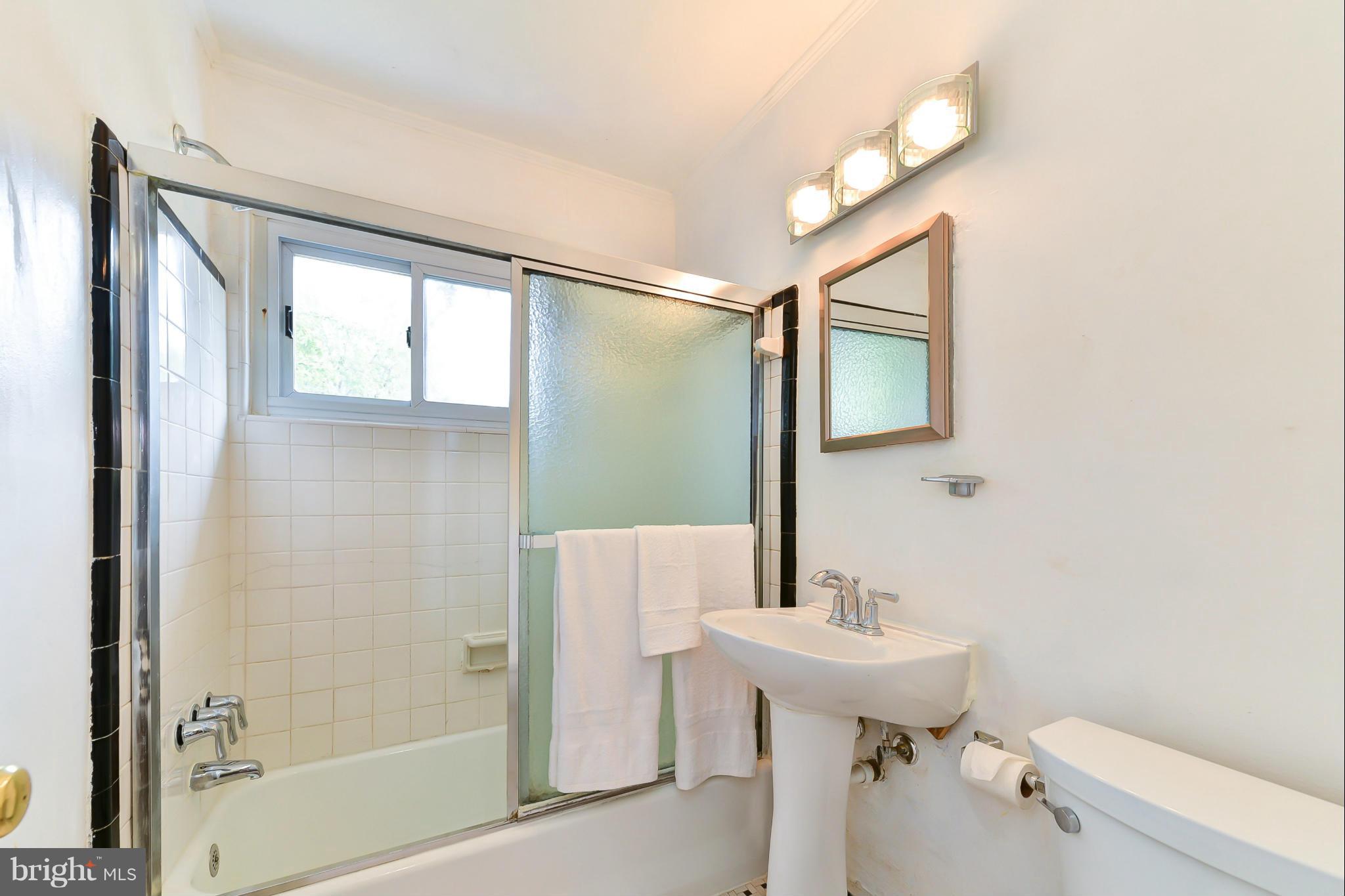 VIRGINIA HILLS - Residential