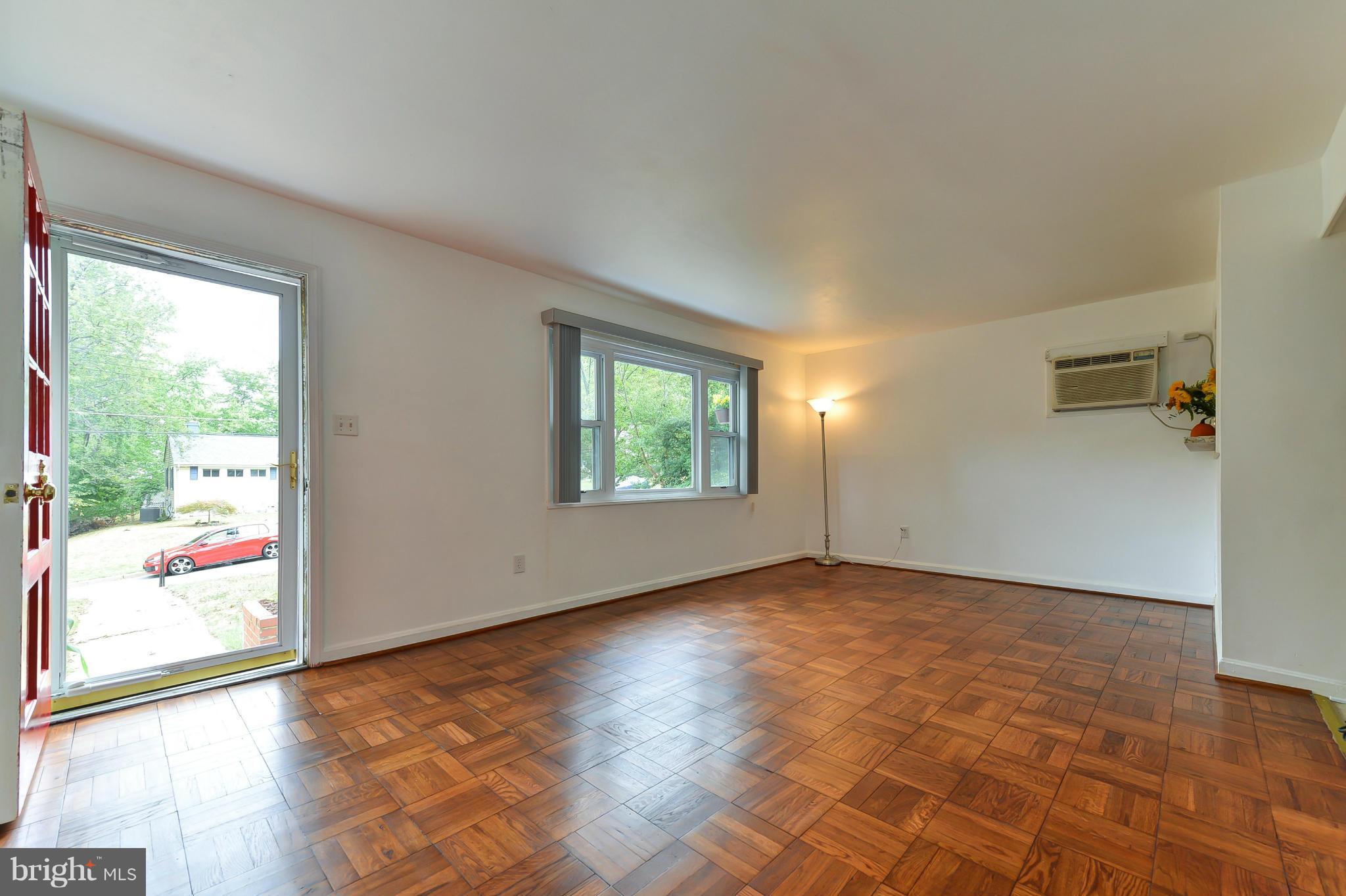 VIRGINIA HILLS - Residential