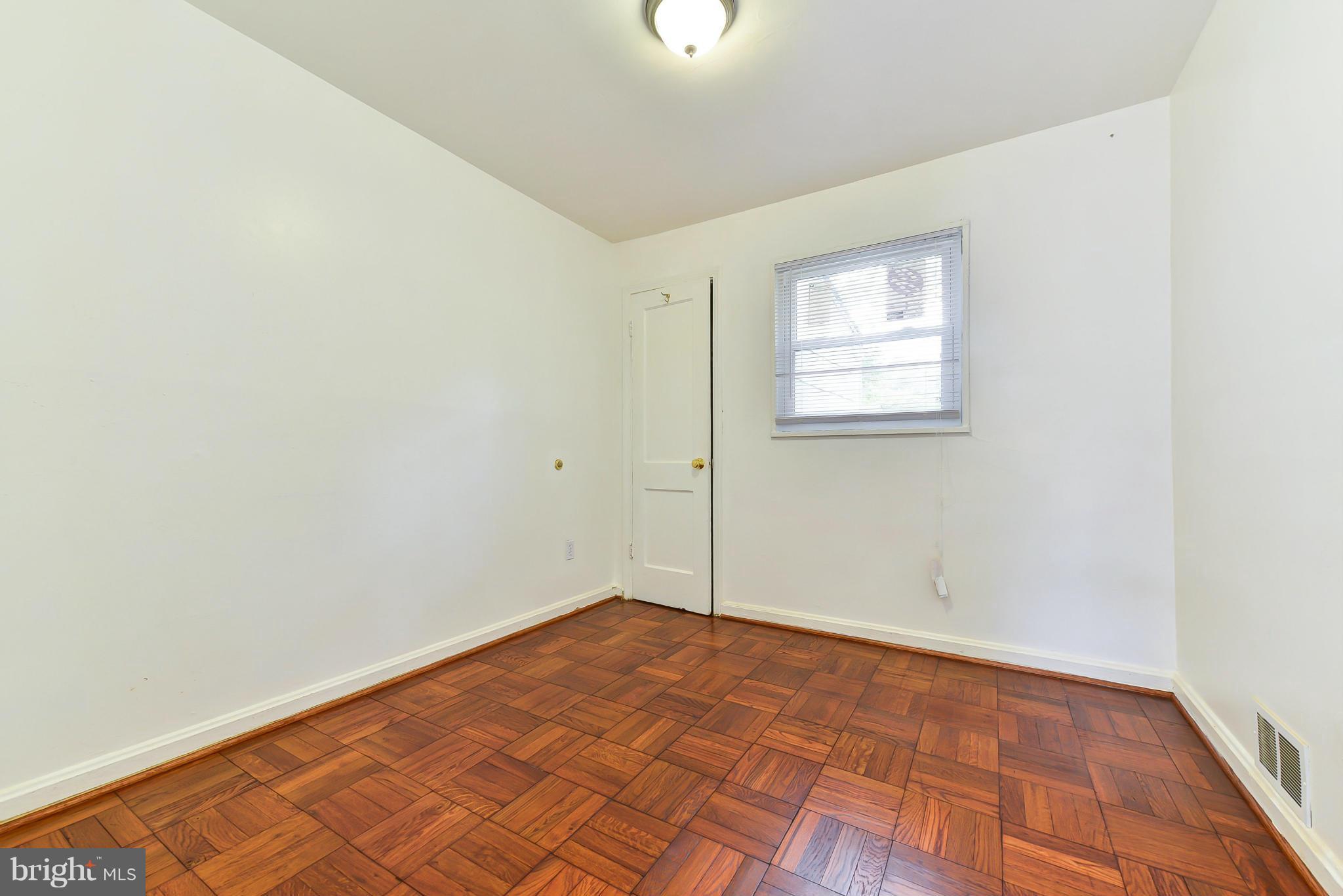 VIRGINIA HILLS - Residential