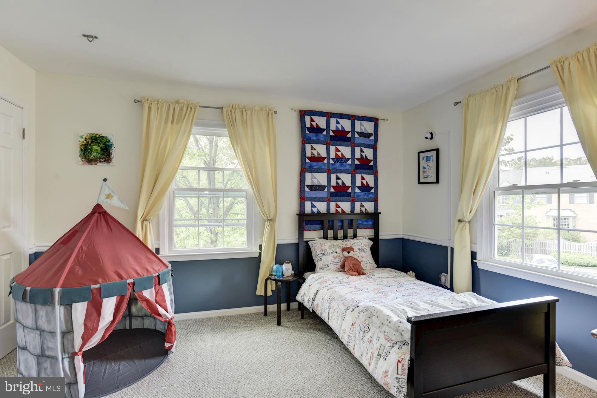 BAY HILLS - Residential