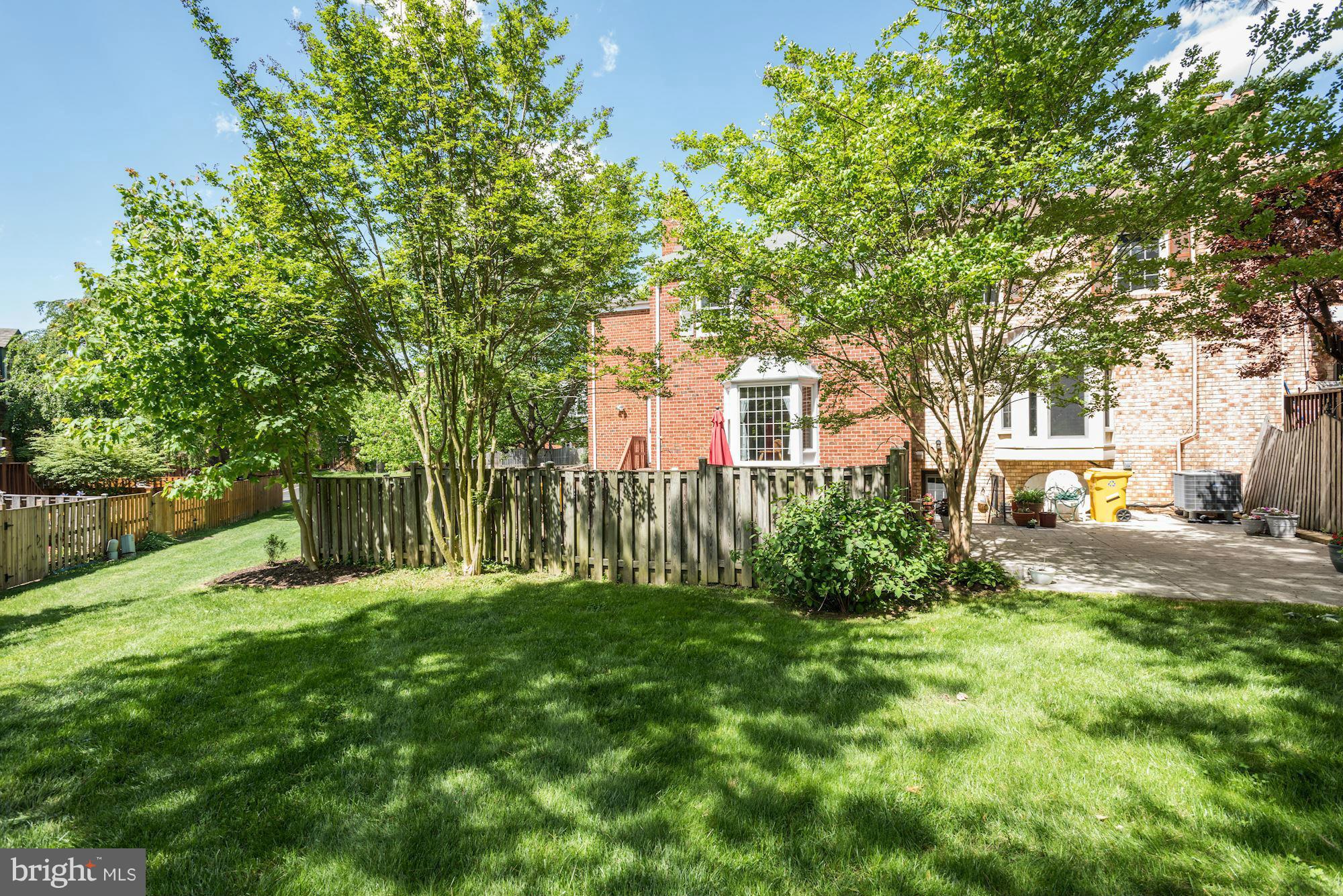 BAY HILLS - Residential