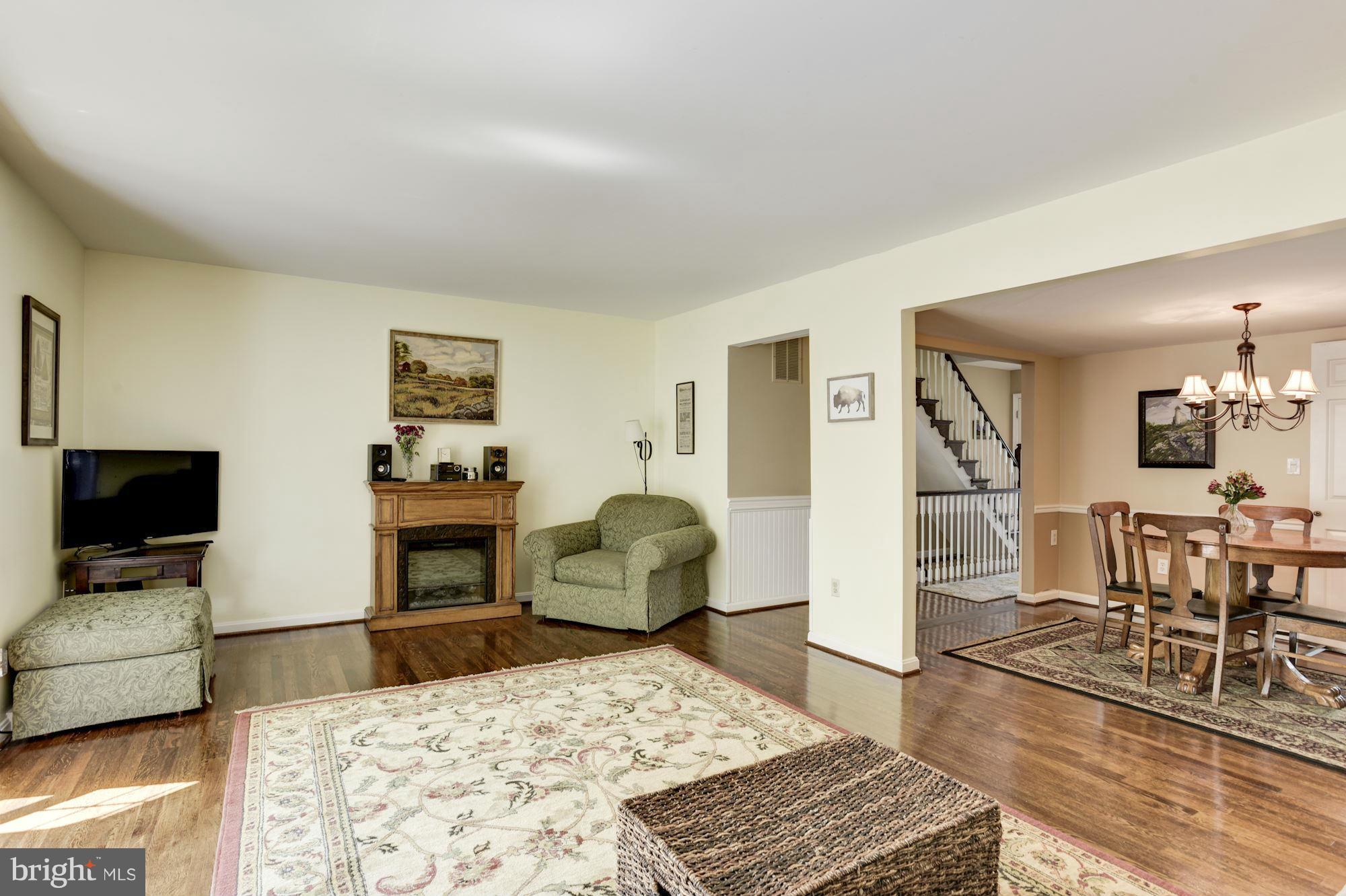 BAY HILLS - Residential