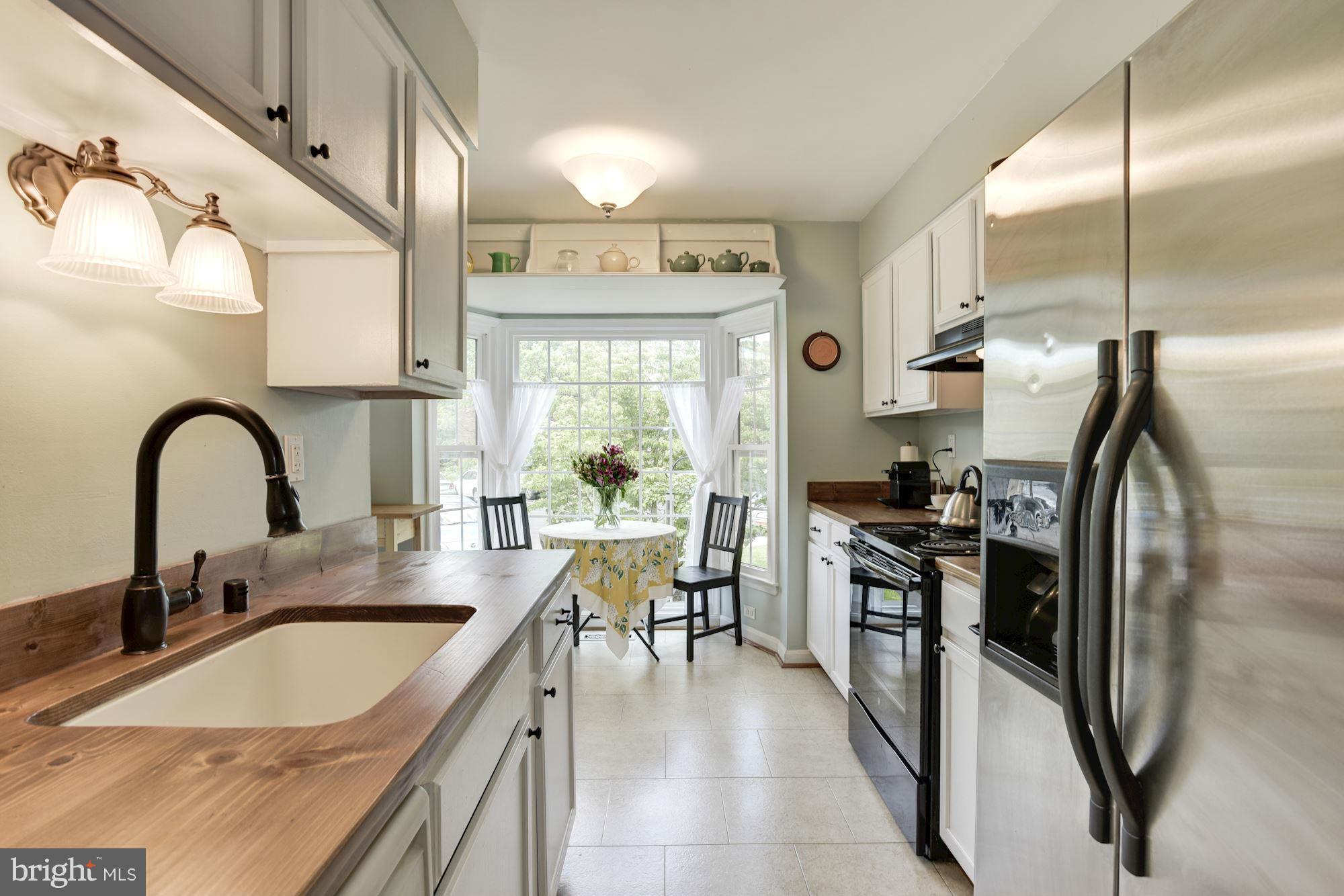 BAY HILLS - Residential