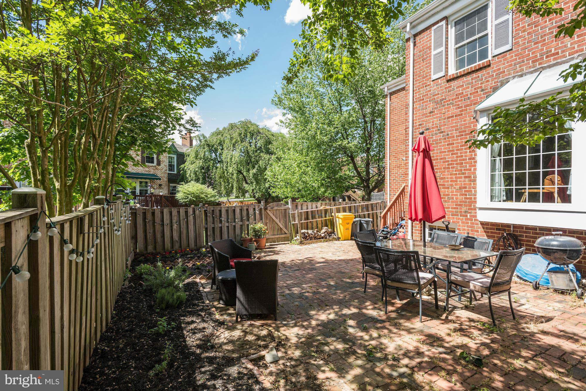 BAY HILLS - Residential