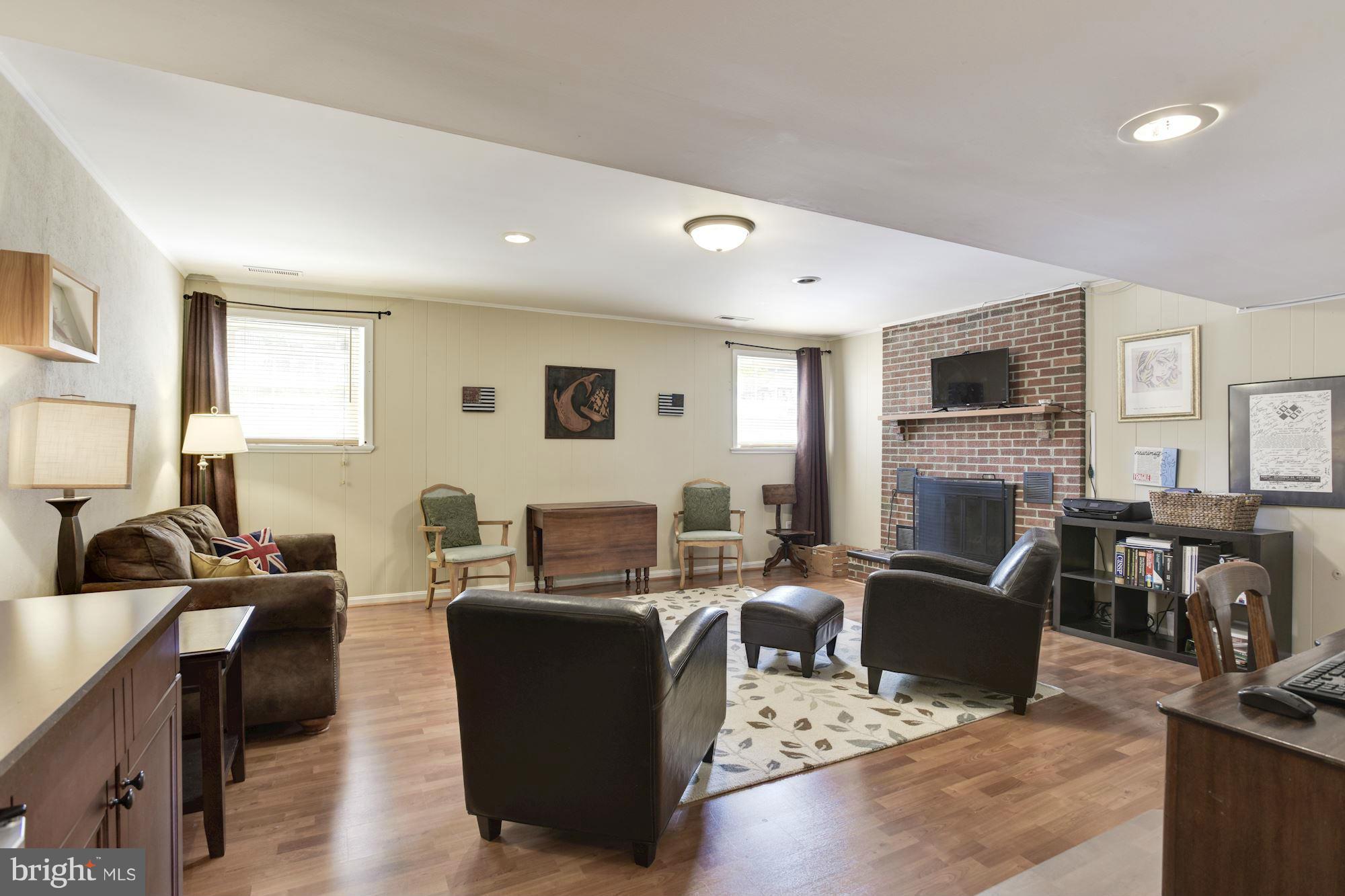 BAY HILLS - Residential