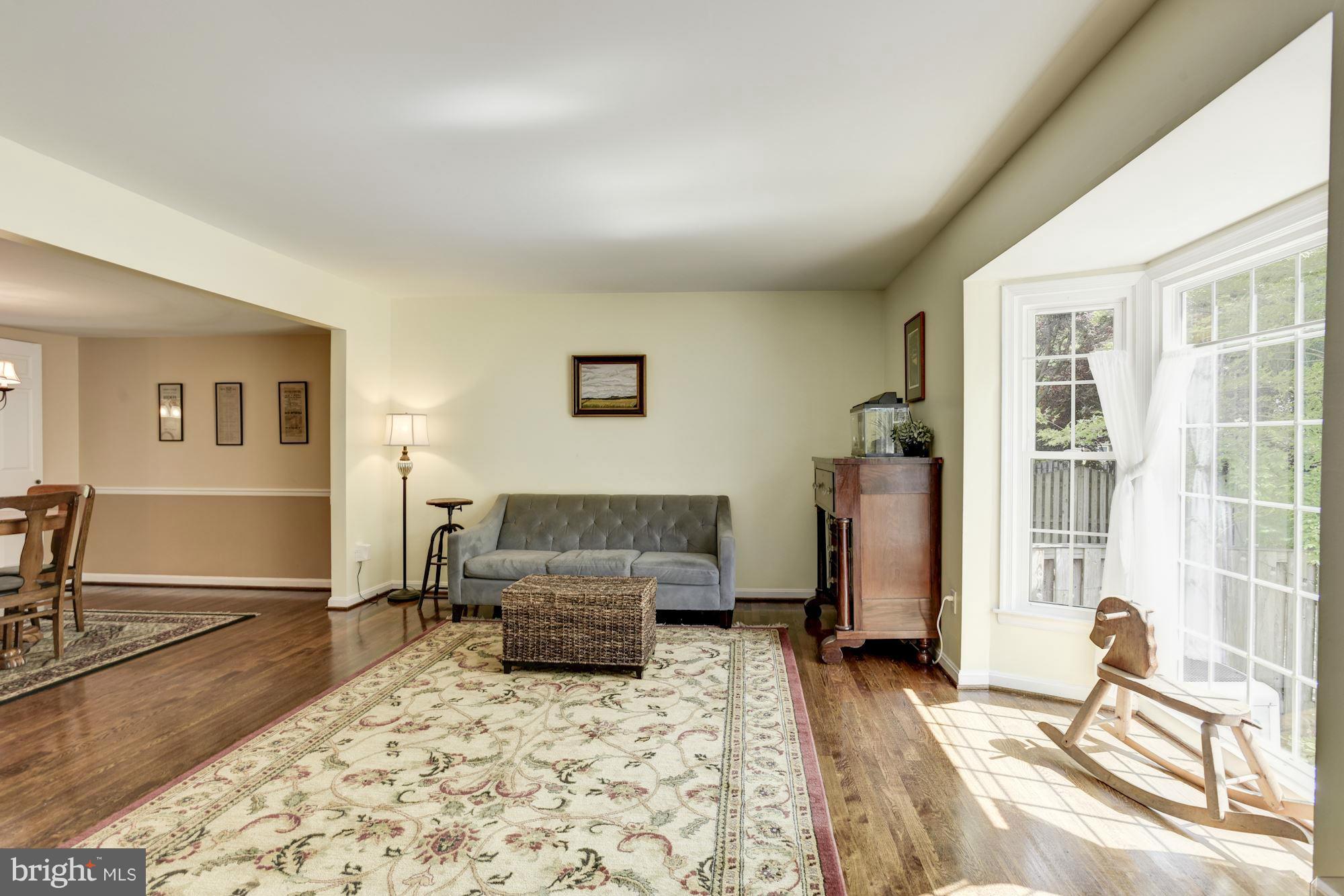 BAY HILLS - Residential