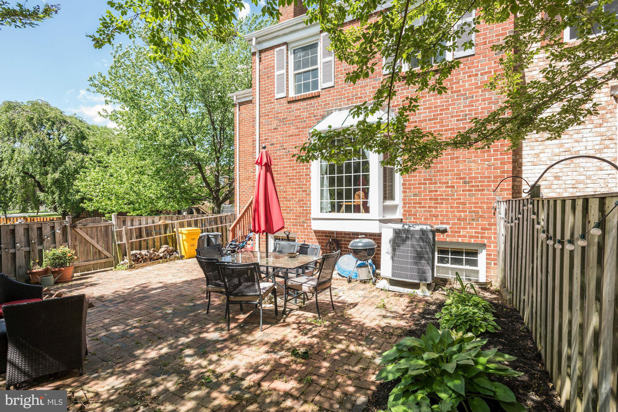 BAY HILLS - Residential