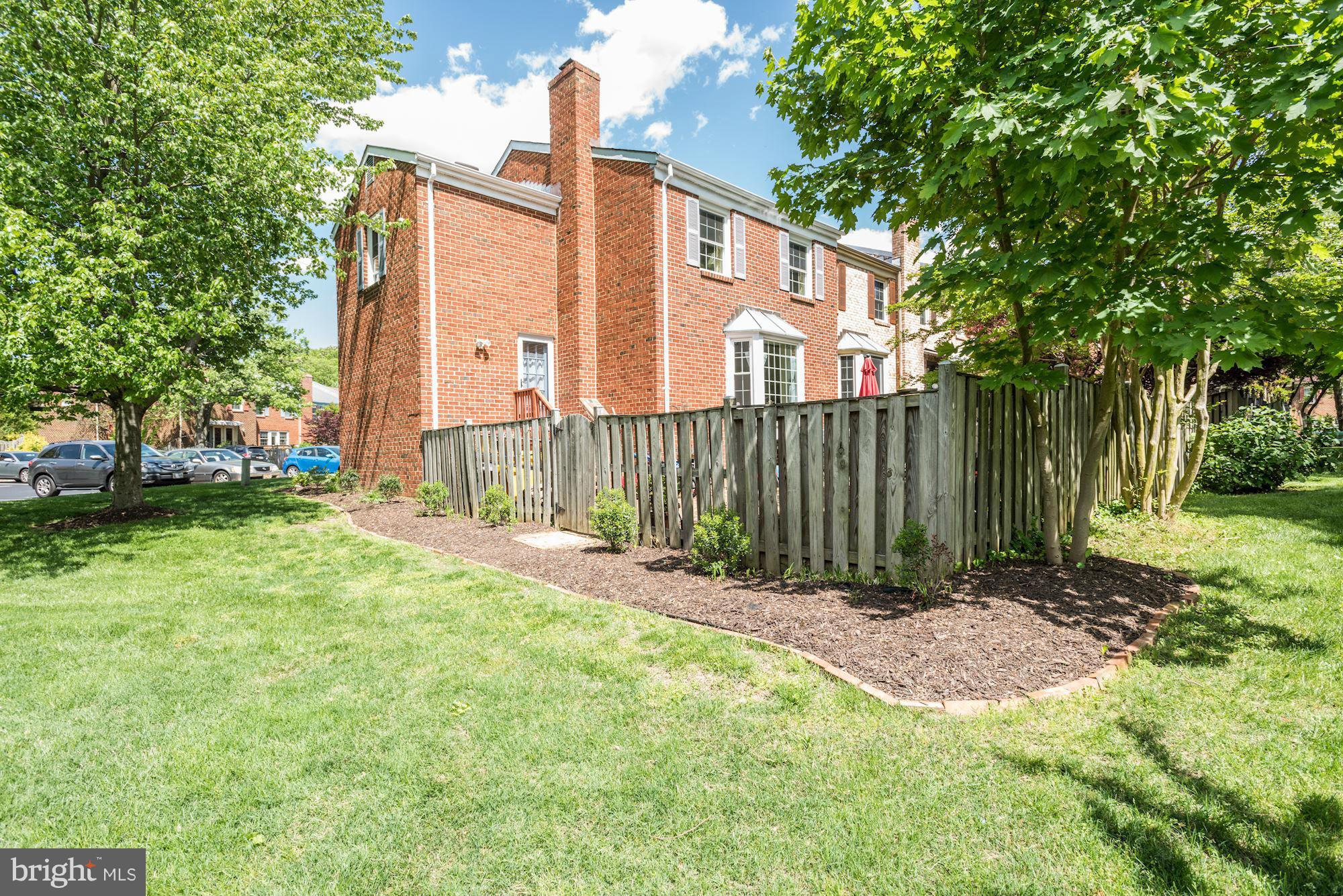 BAY HILLS - Residential