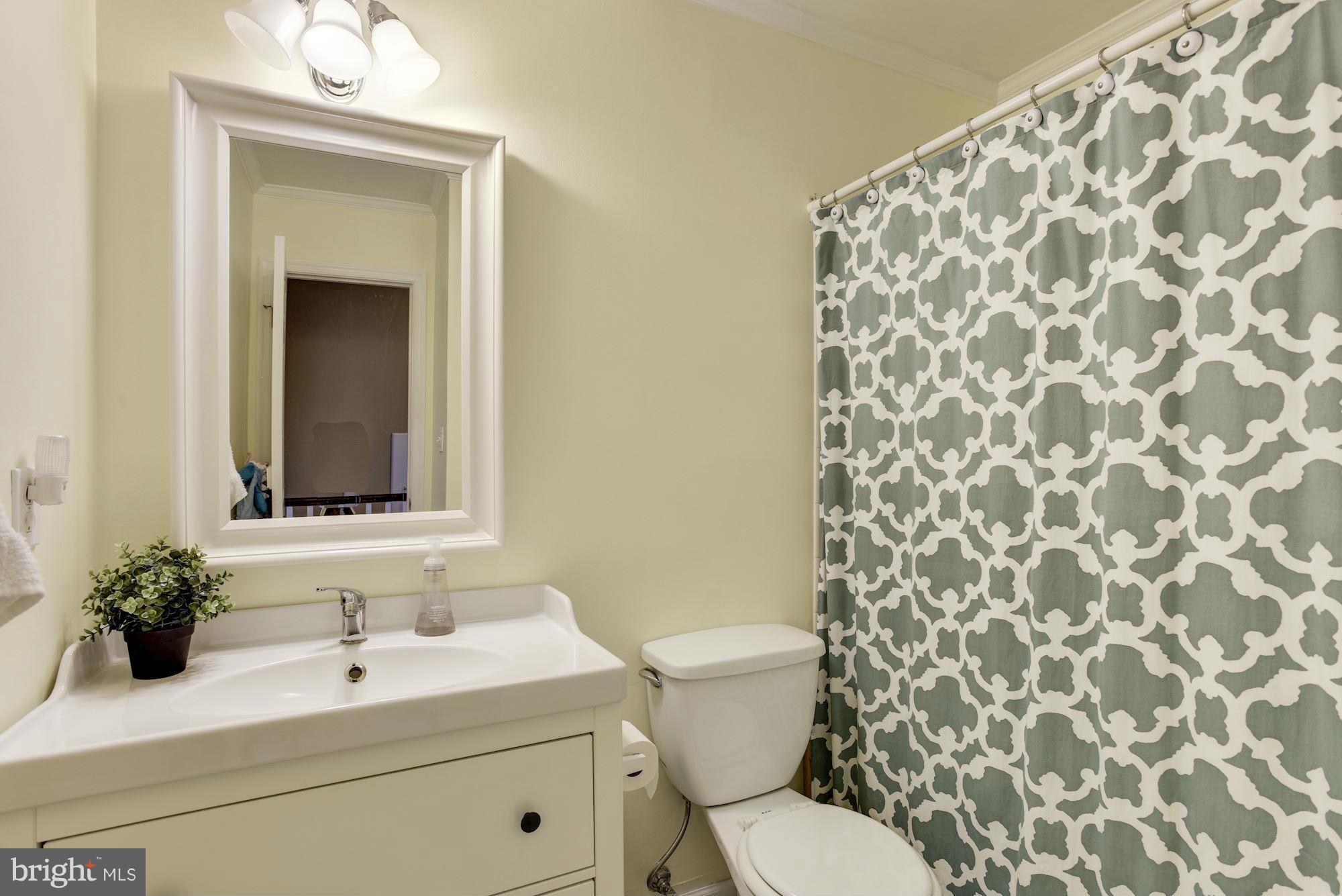 BAY HILLS - Residential