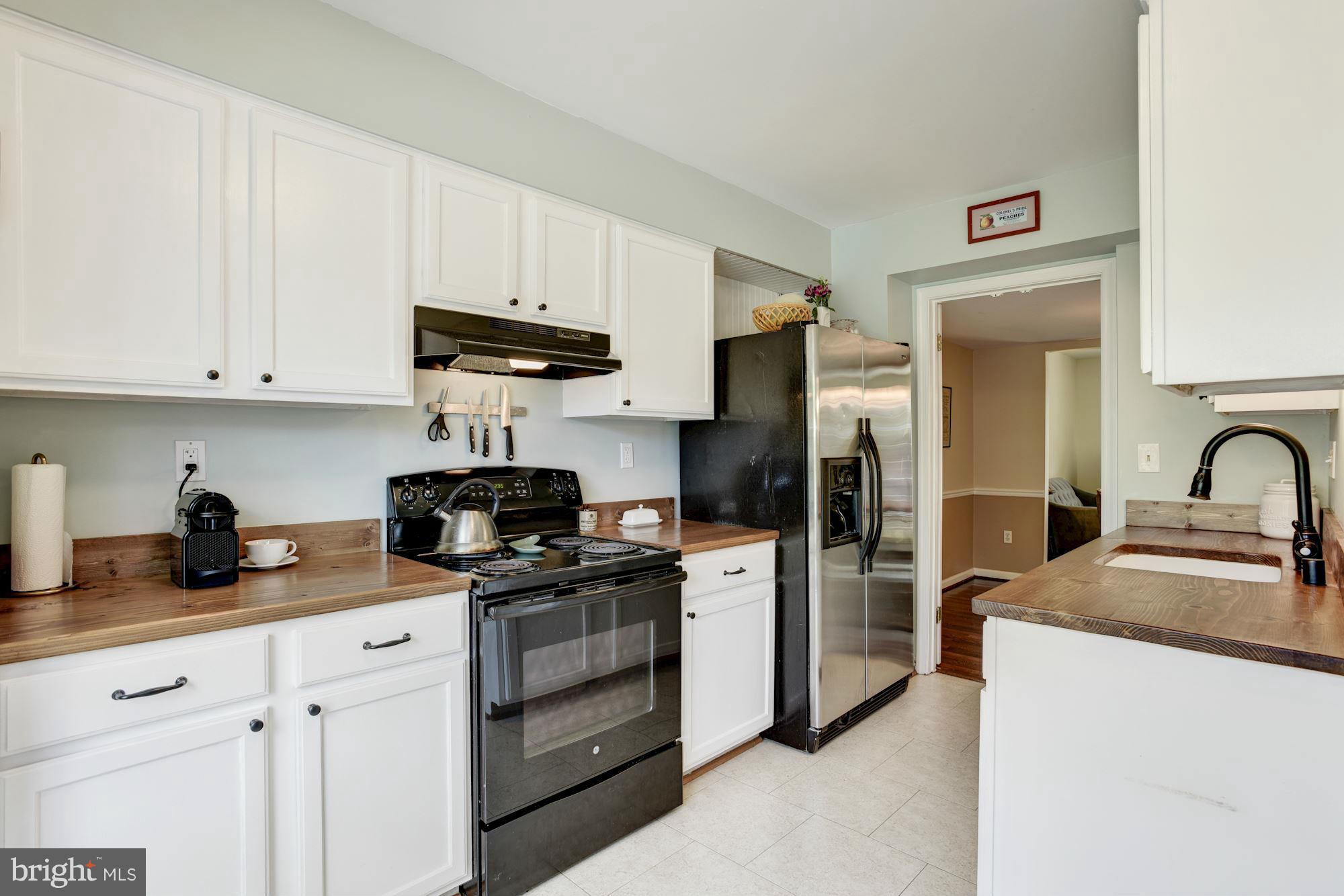 BAY HILLS - Residential