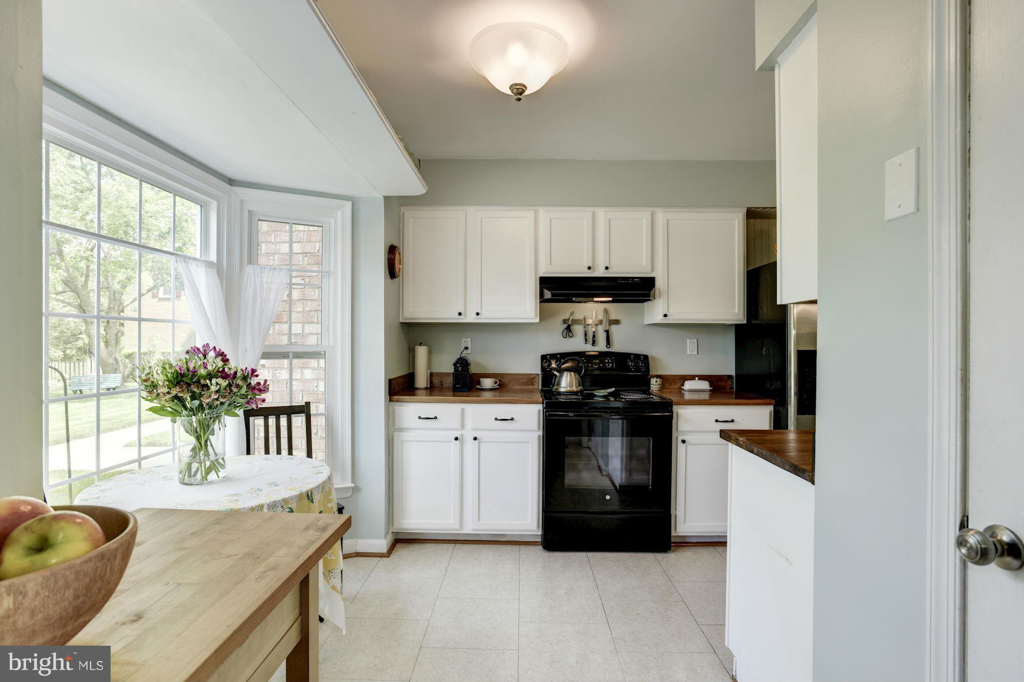 BAY HILLS - Residential