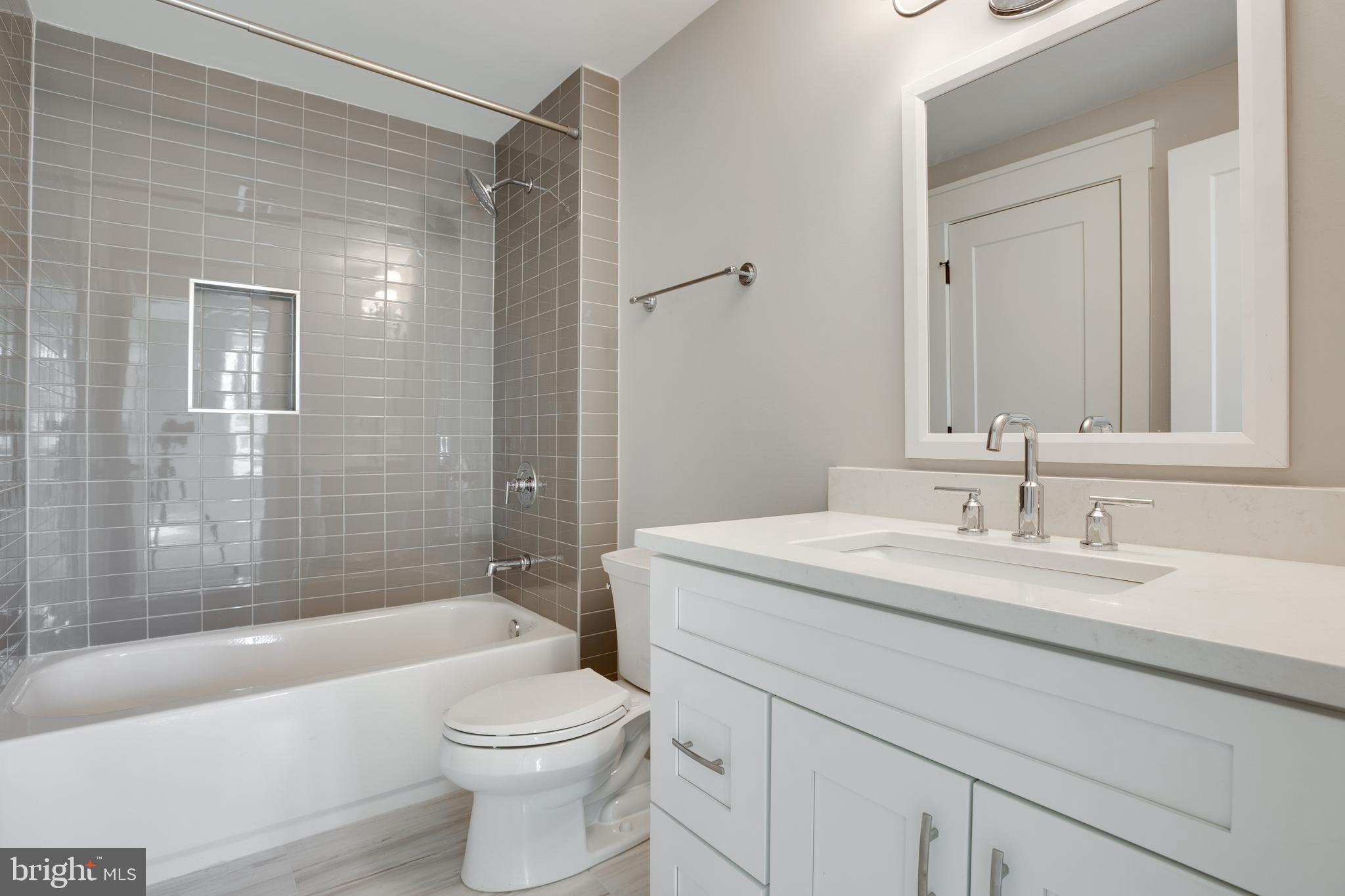 VIENNA WOODS - Residential