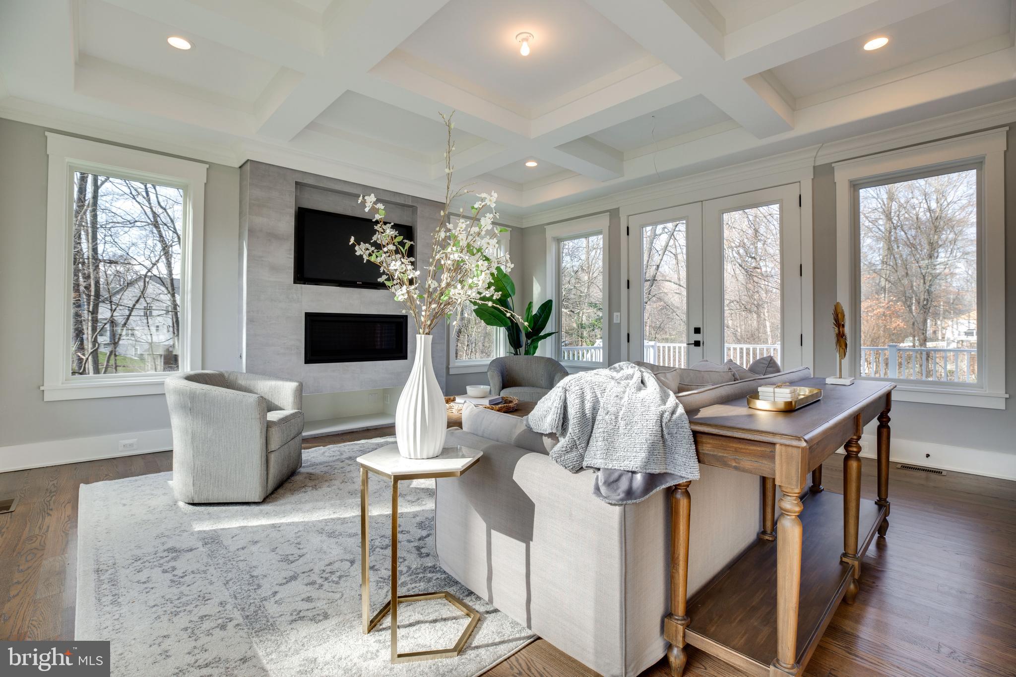 VIENNA WOODS - Residential