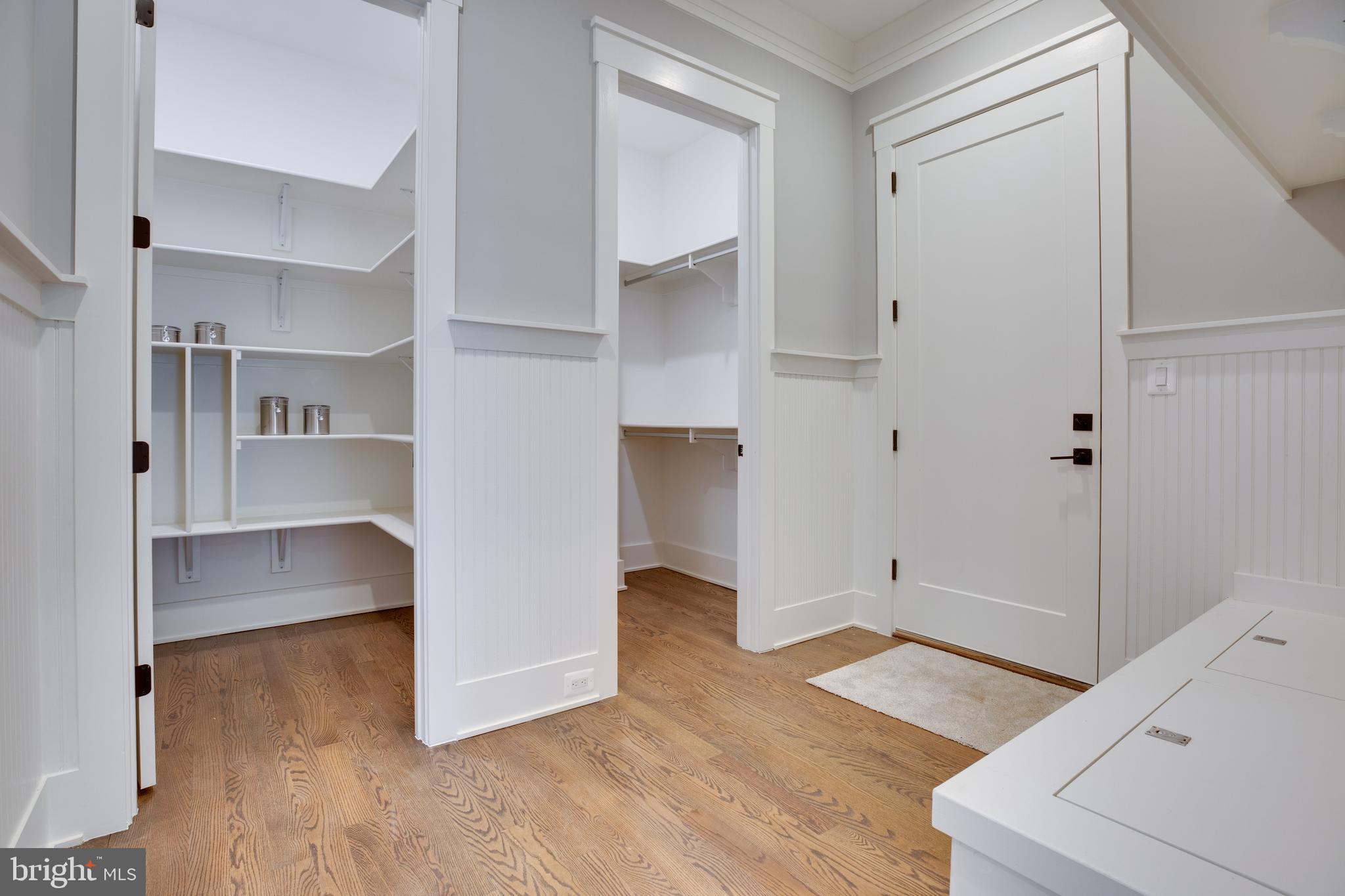 VIENNA WOODS - Residential