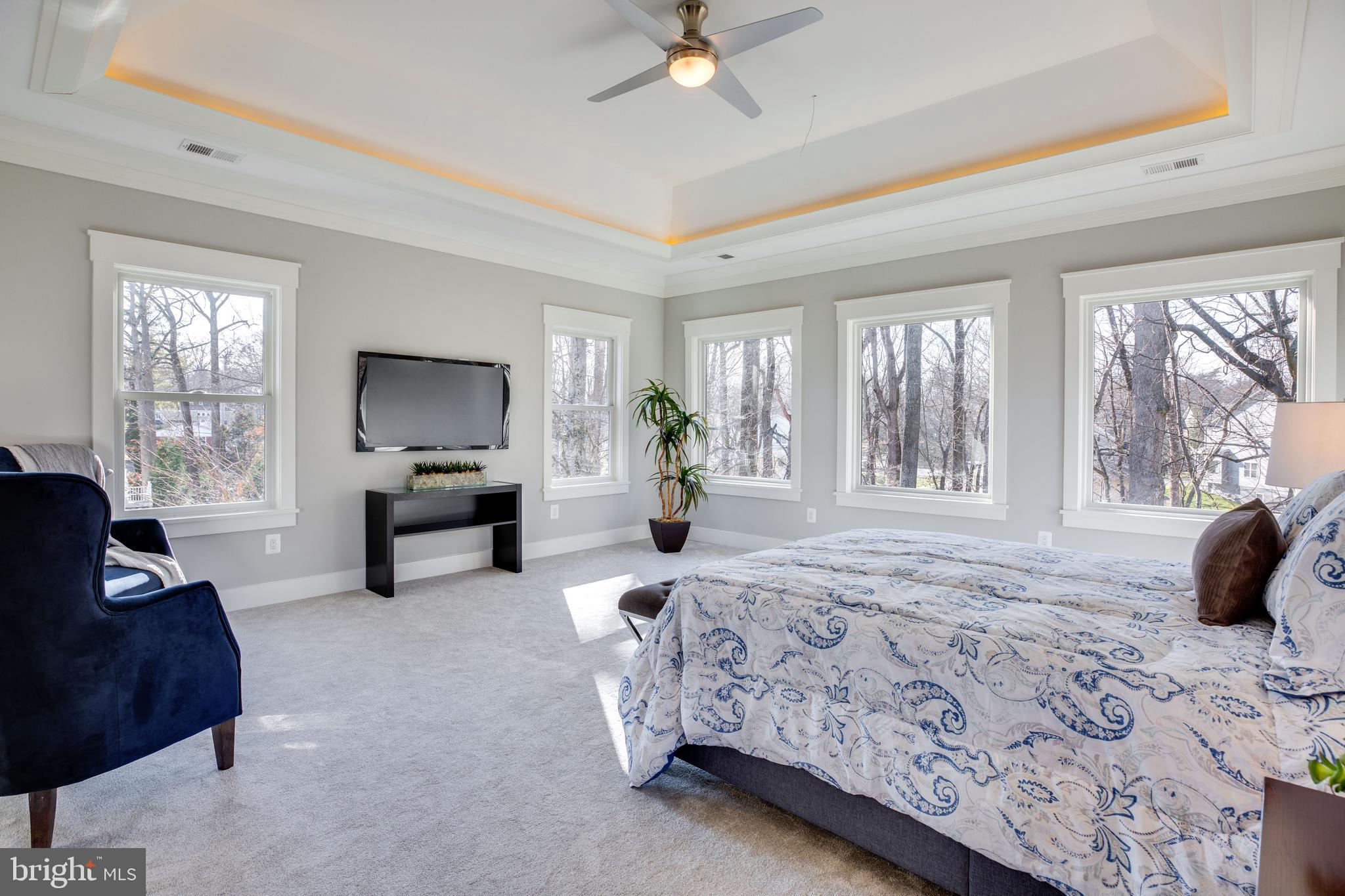 VIENNA WOODS - Residential