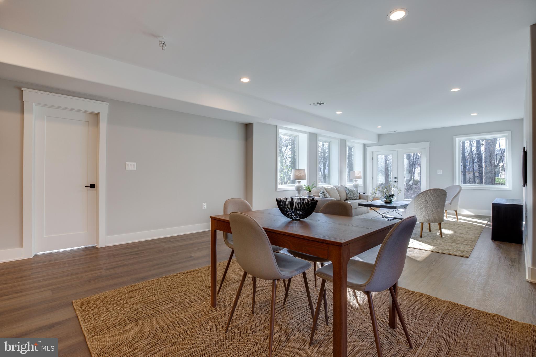 VIENNA WOODS - Residential