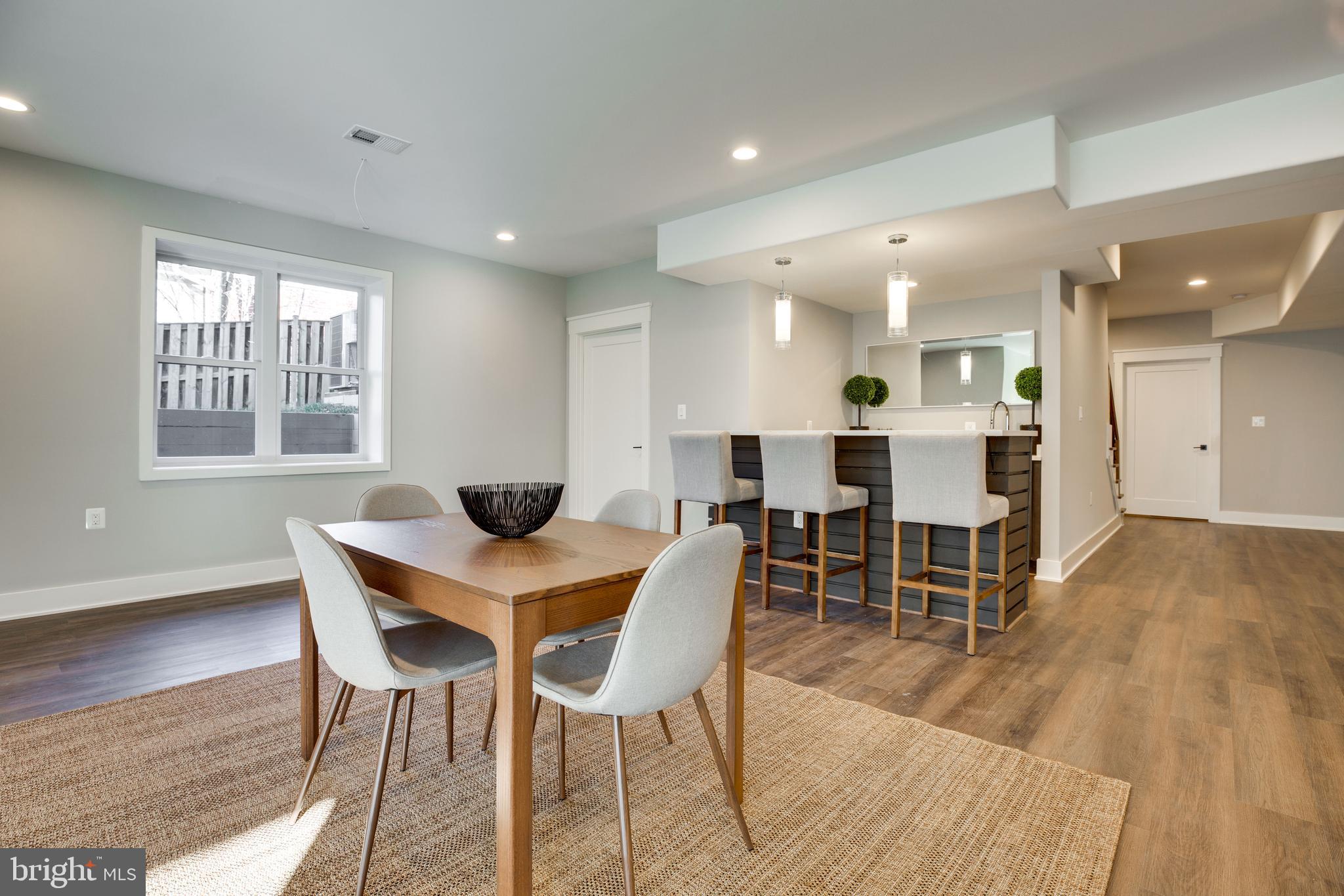 VIENNA WOODS - Residential