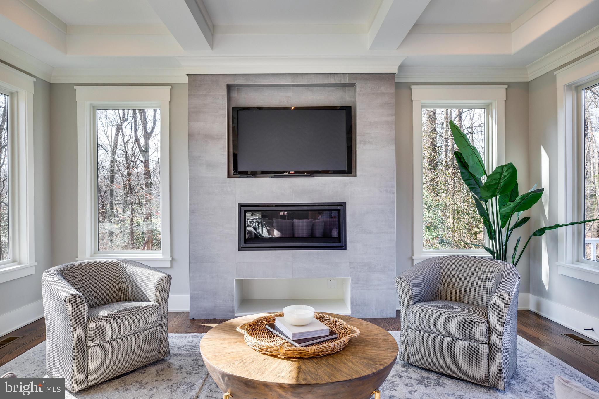 VIENNA WOODS - Residential