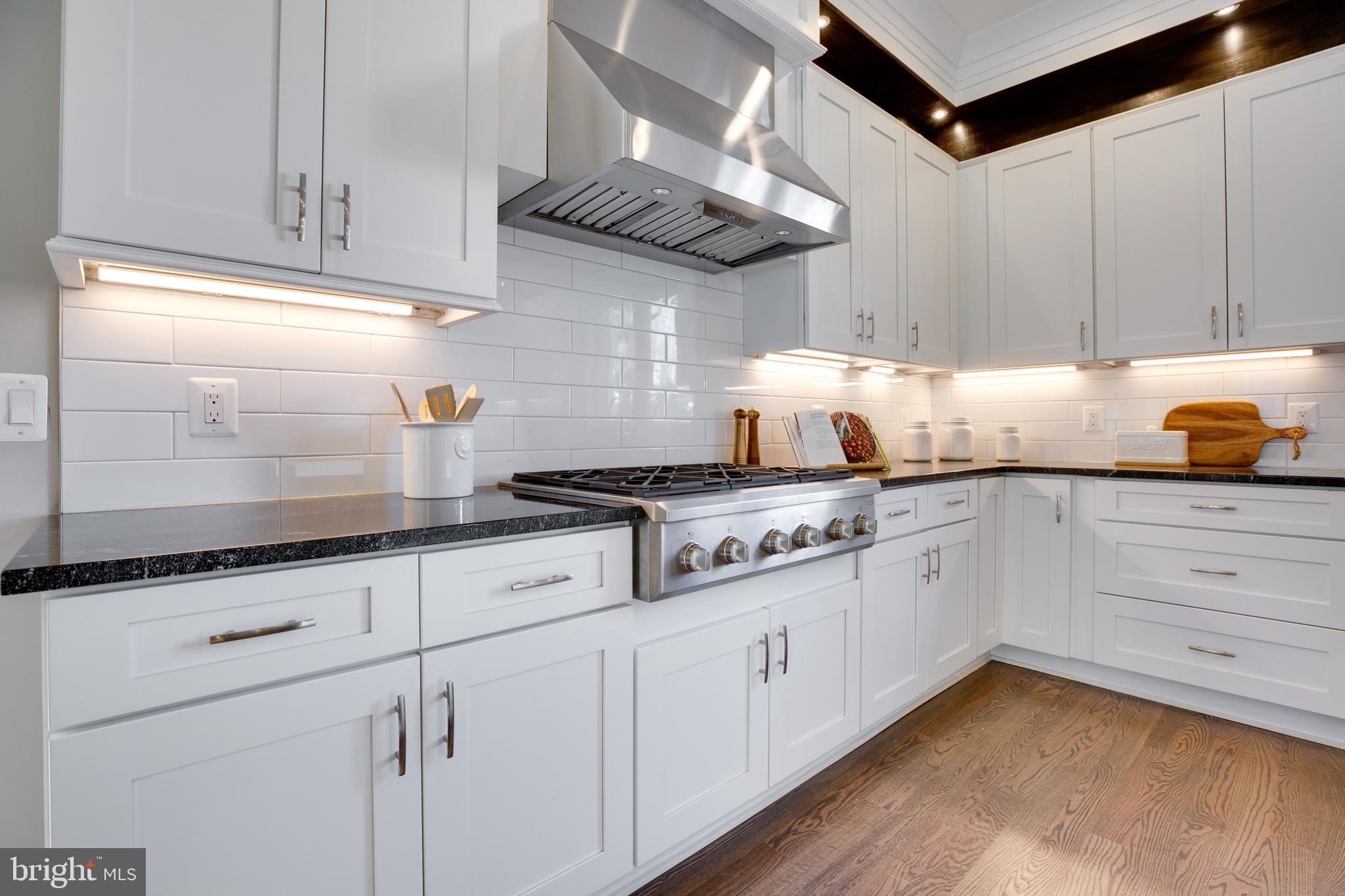 VIENNA WOODS - Residential