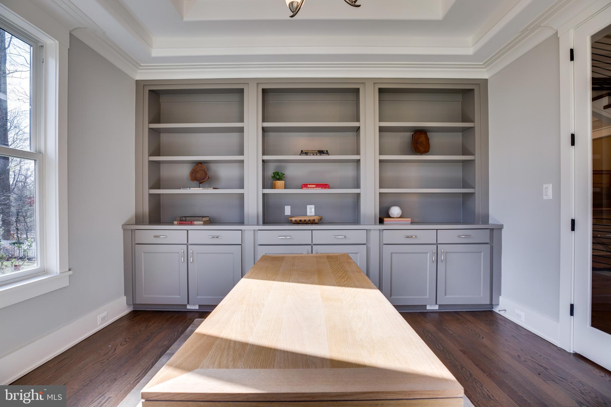 VIENNA WOODS - Residential