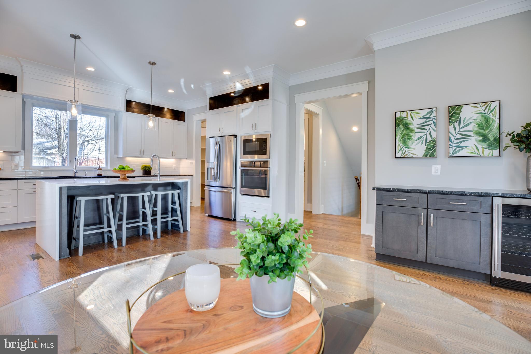 VIENNA WOODS - Residential