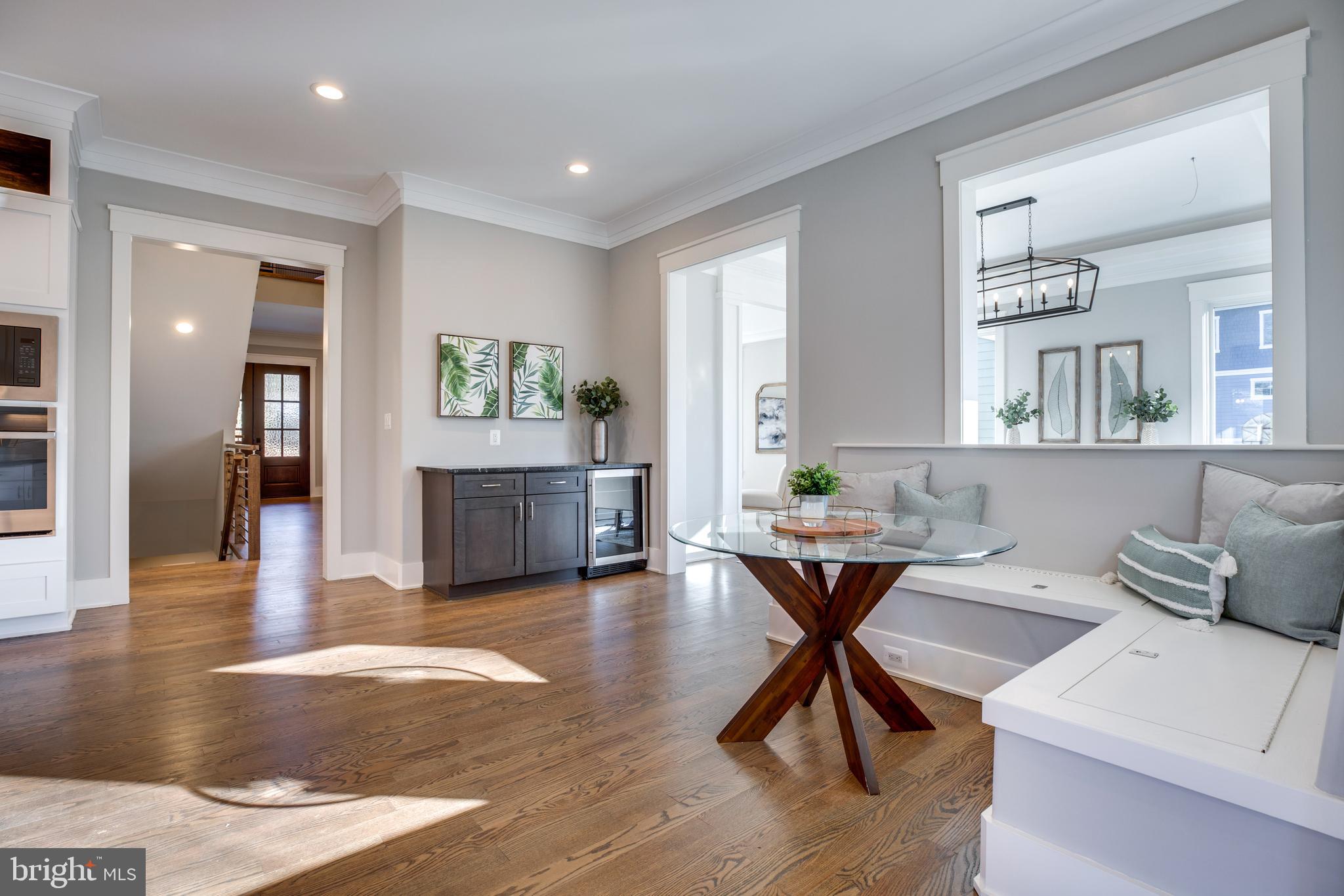 VIENNA WOODS - Residential