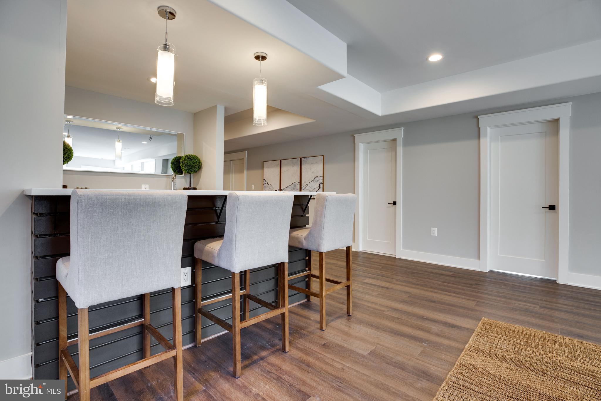 VIENNA WOODS - Residential